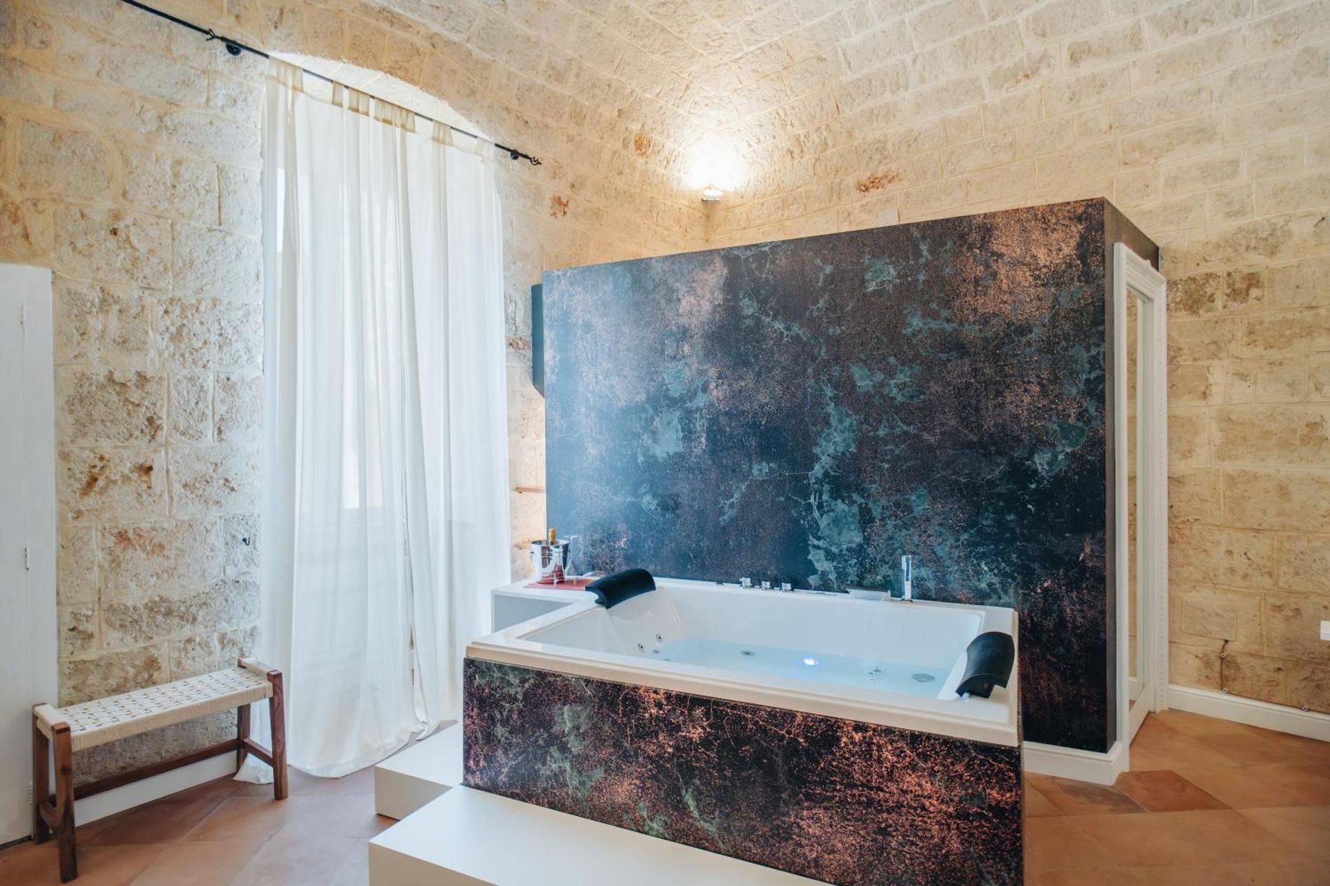 Double Room with Spa Bath