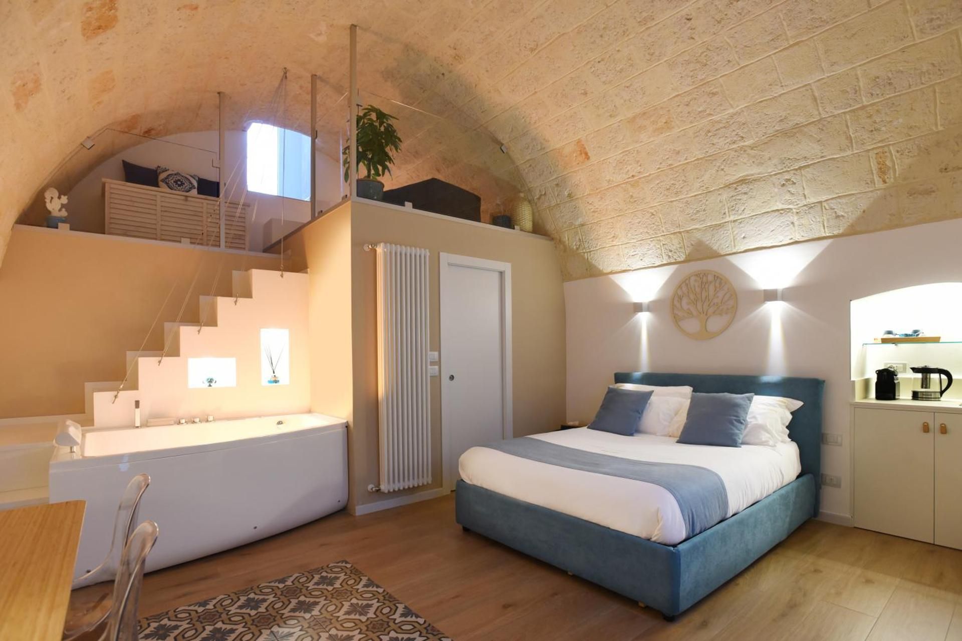 Queen Room with Spa Bath