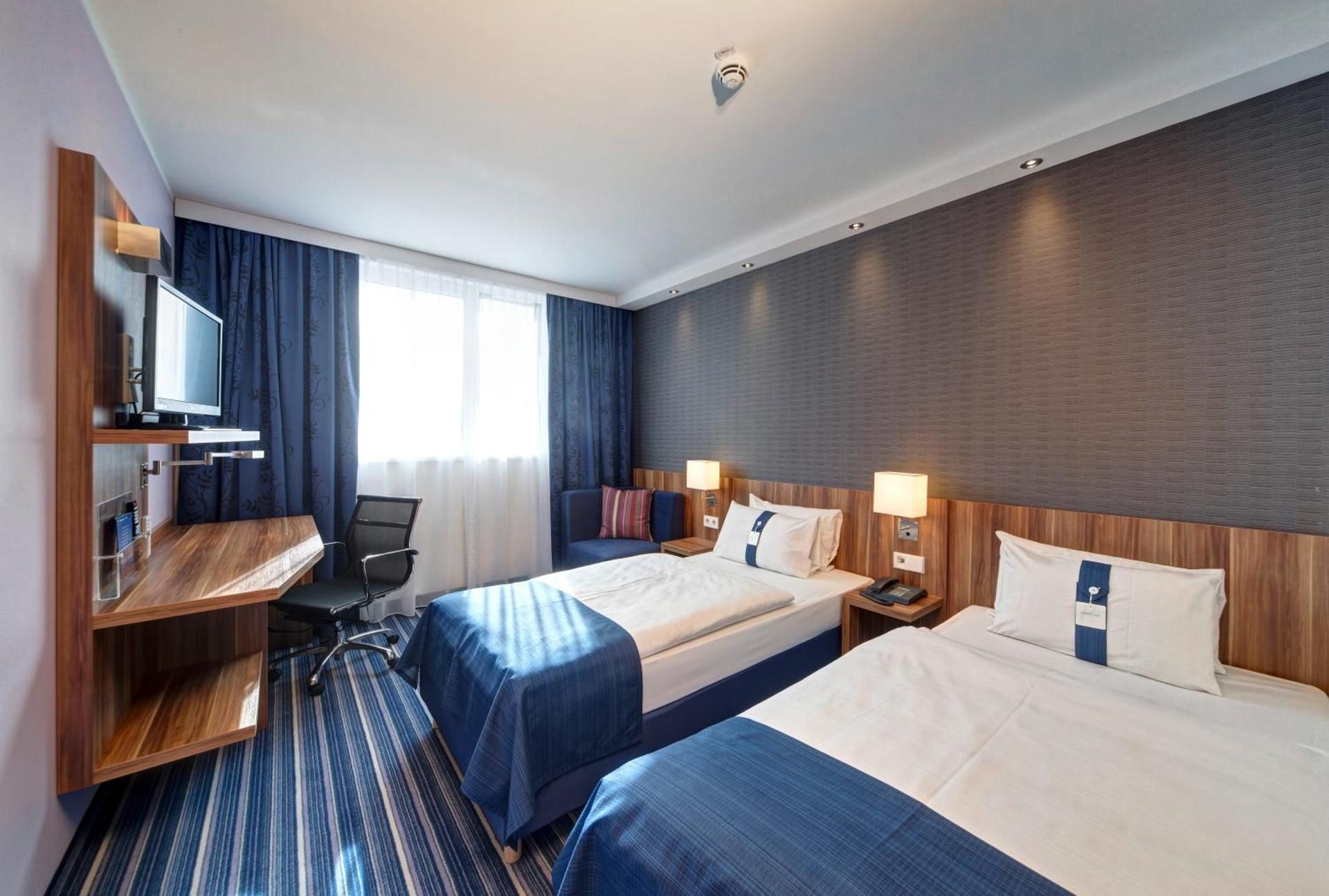 Holiday Inn Express Augsburg By IHG 2 Twin Beds Standard