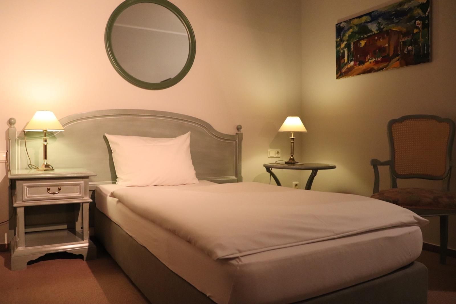 single room-private bathroom