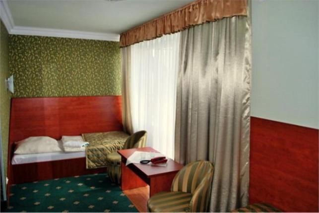 Single Room with Lake View