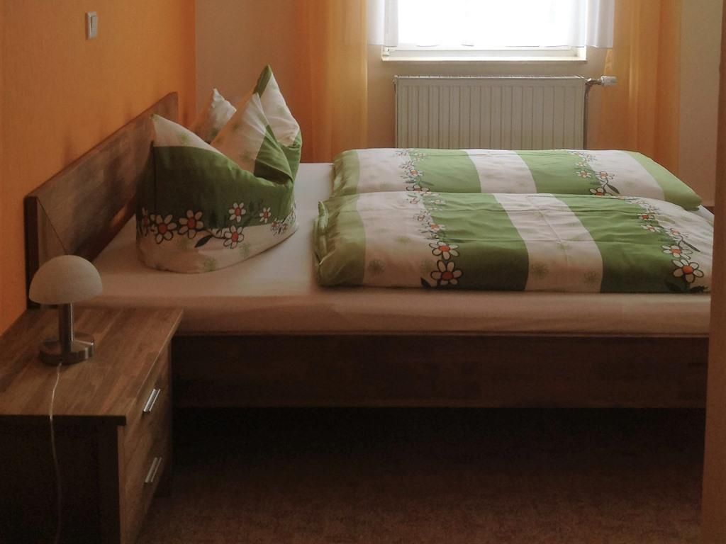 double room-ensuite with shower