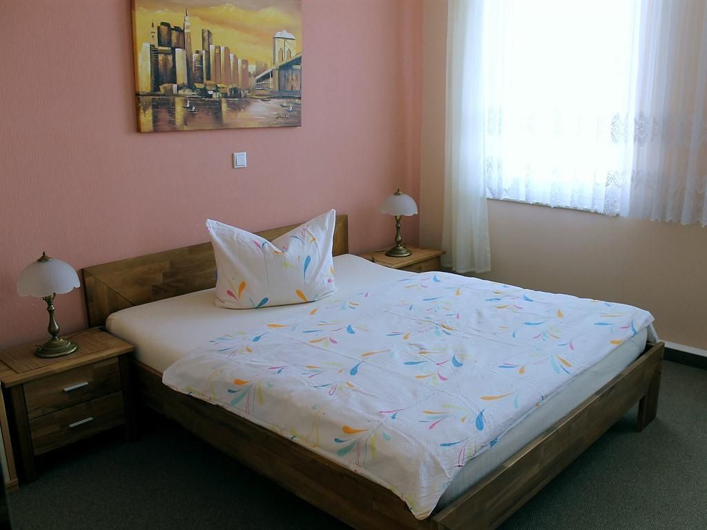 single room-private bathroom