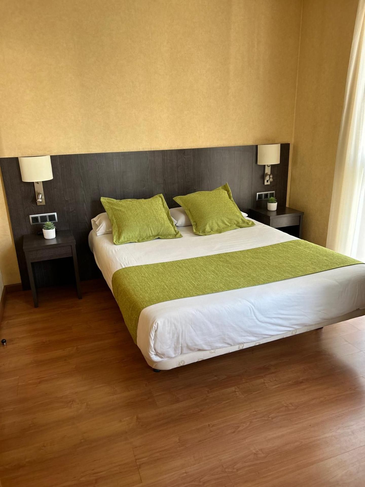 Single Room With Private Bathroom