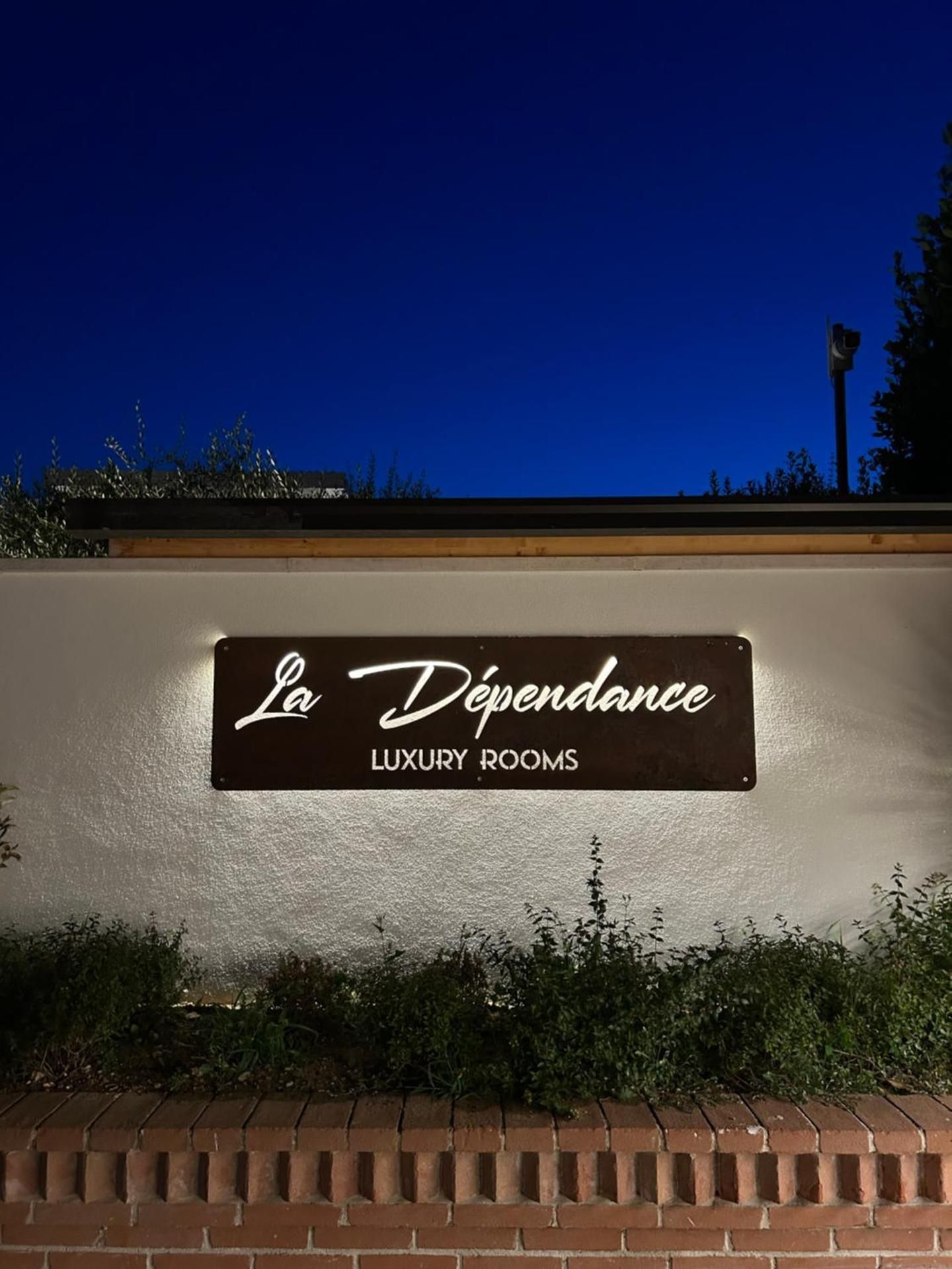 La Dependance Luxury Rooms