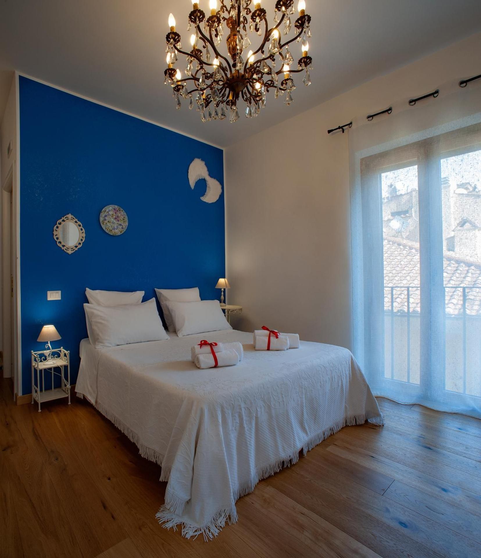 Double Room with Private Internal Bathroom