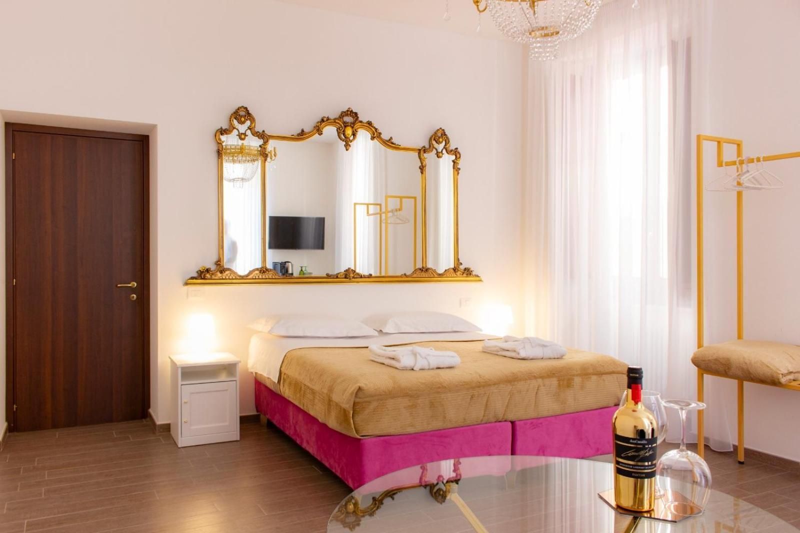 Queen Room with Balcony