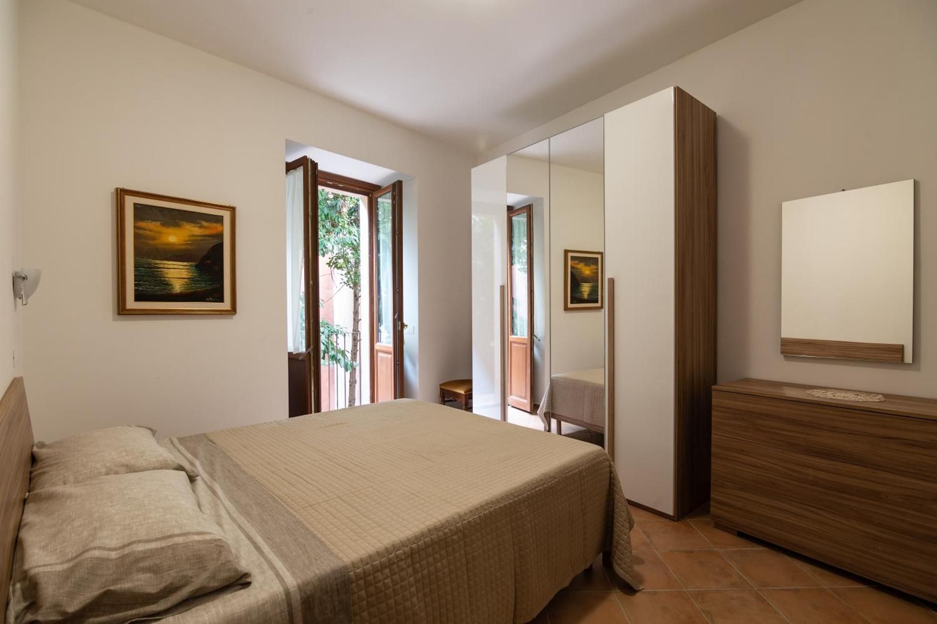 One-Bedroom Apartment with Balcony