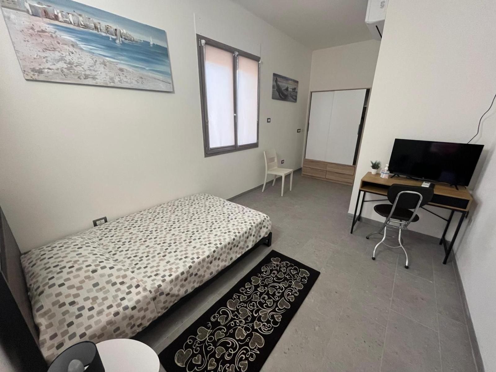 Single Room with Private External Bathroom
