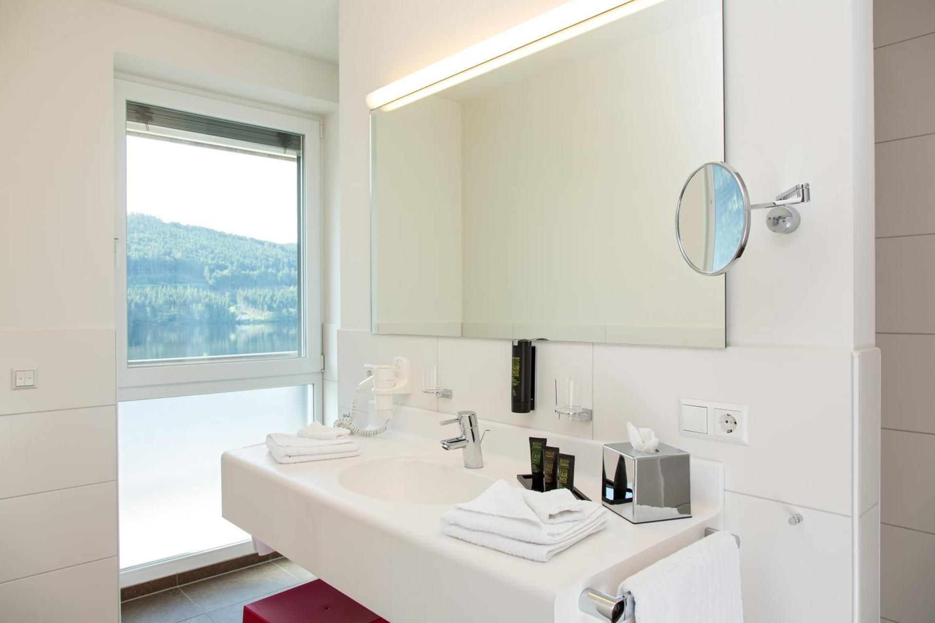 Deluxe Double Room (1 Adult)