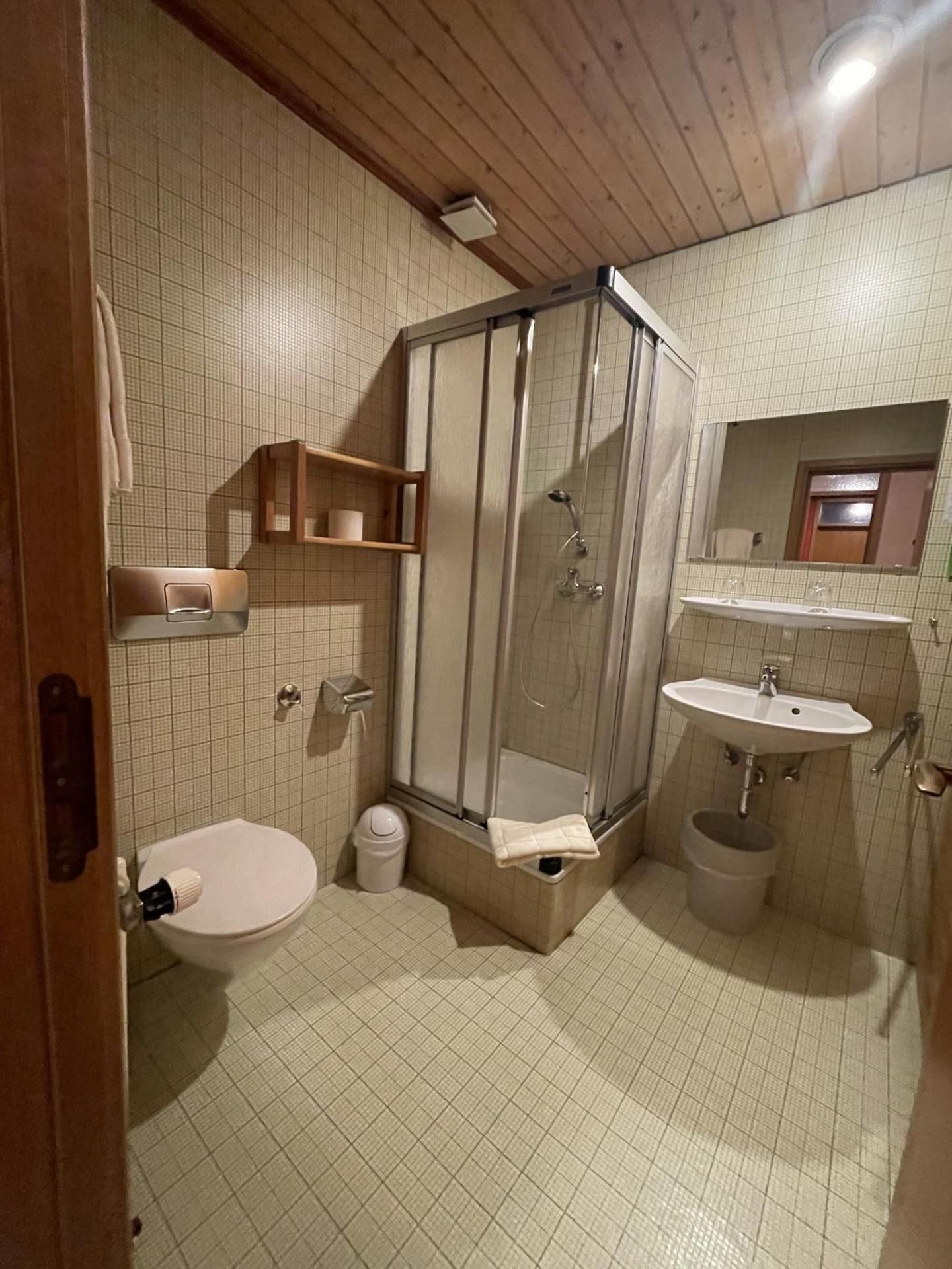 Hotel Black Forest Economy Quadruple Room 3