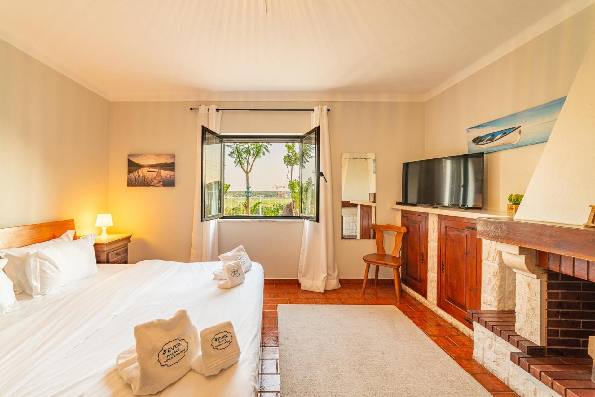 Deluxe Family Room
