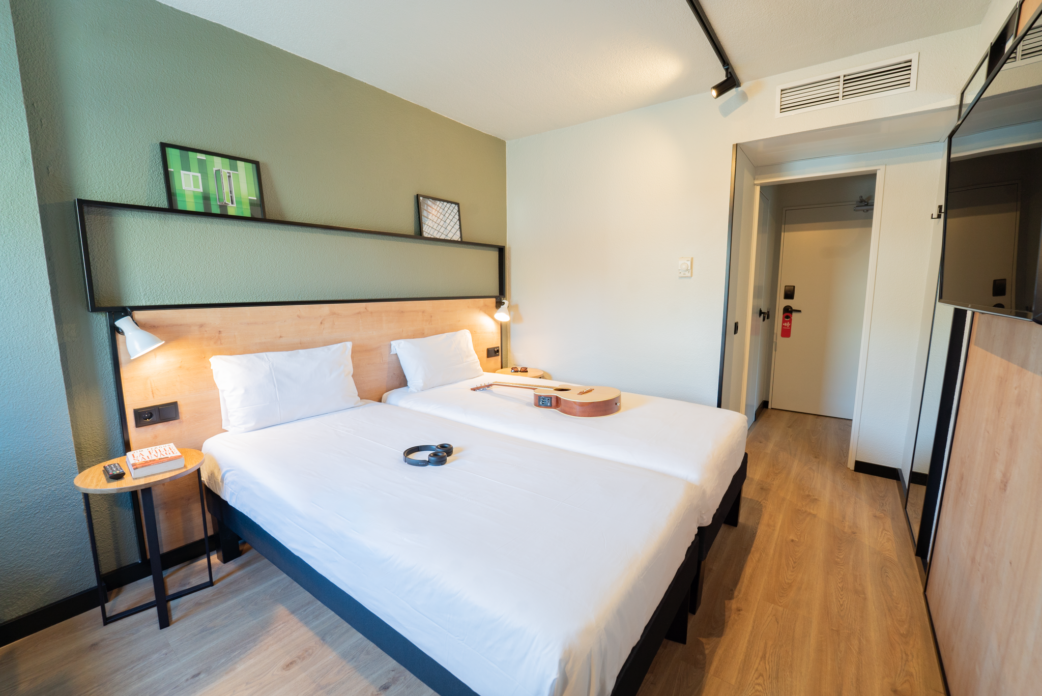 ibis Guimaraes Centro Hotel SUPERIOR ROOM with 2 SEPARATES BEDS 2