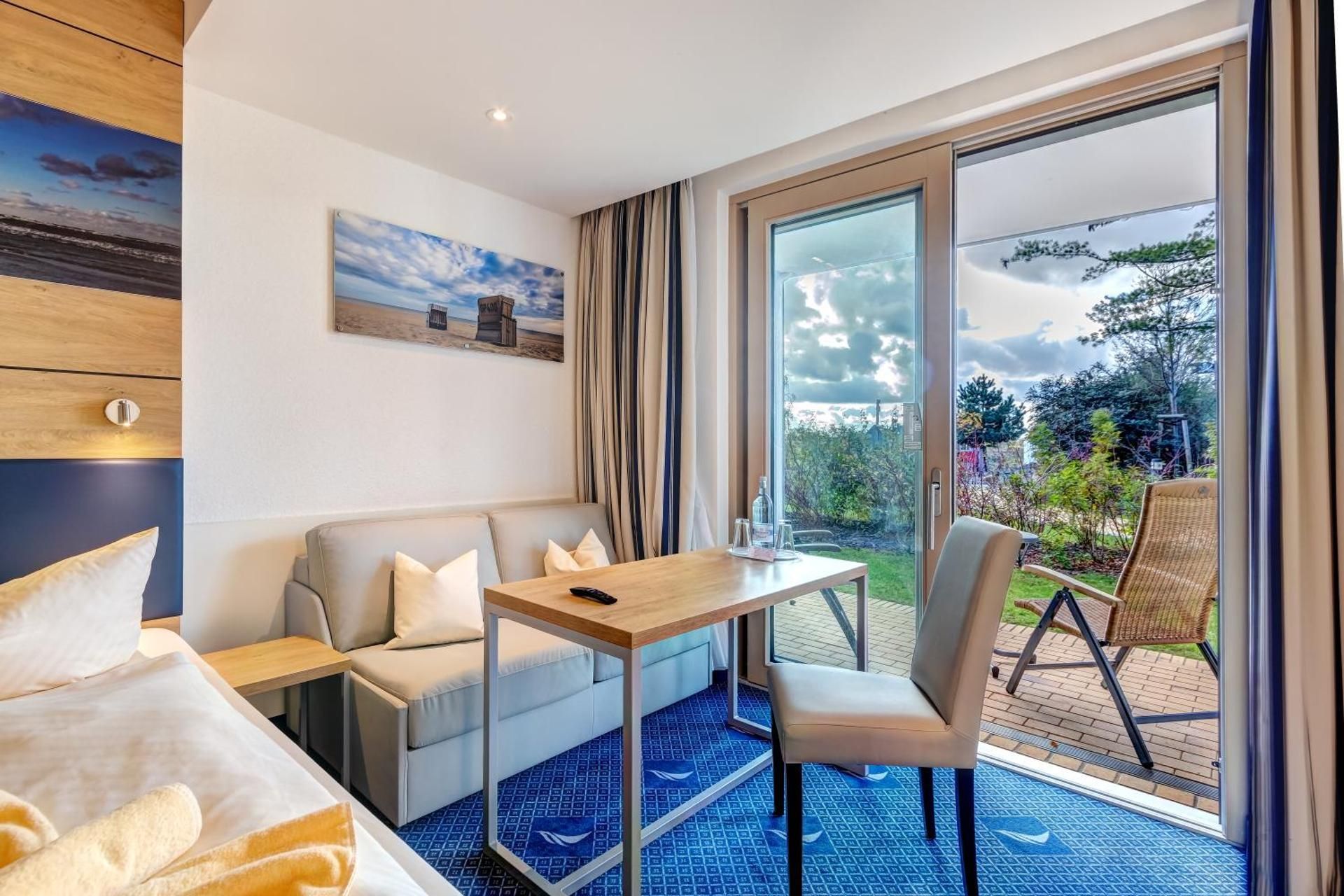 One-Bedroom Apartment with Terrace or Balcony