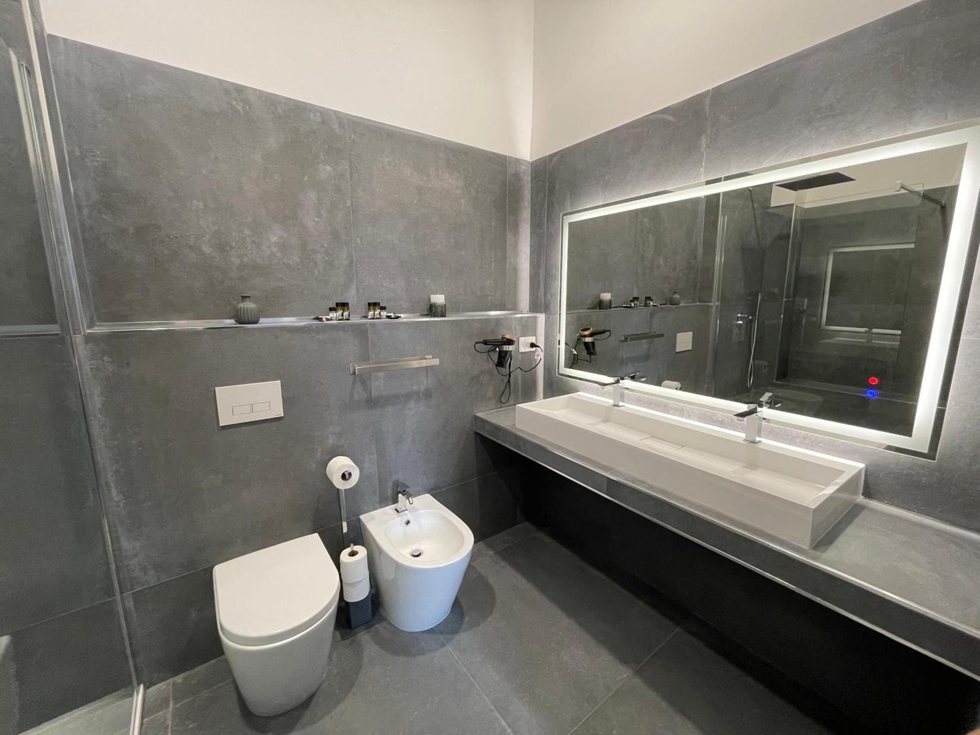 King Suite with Spa Bath