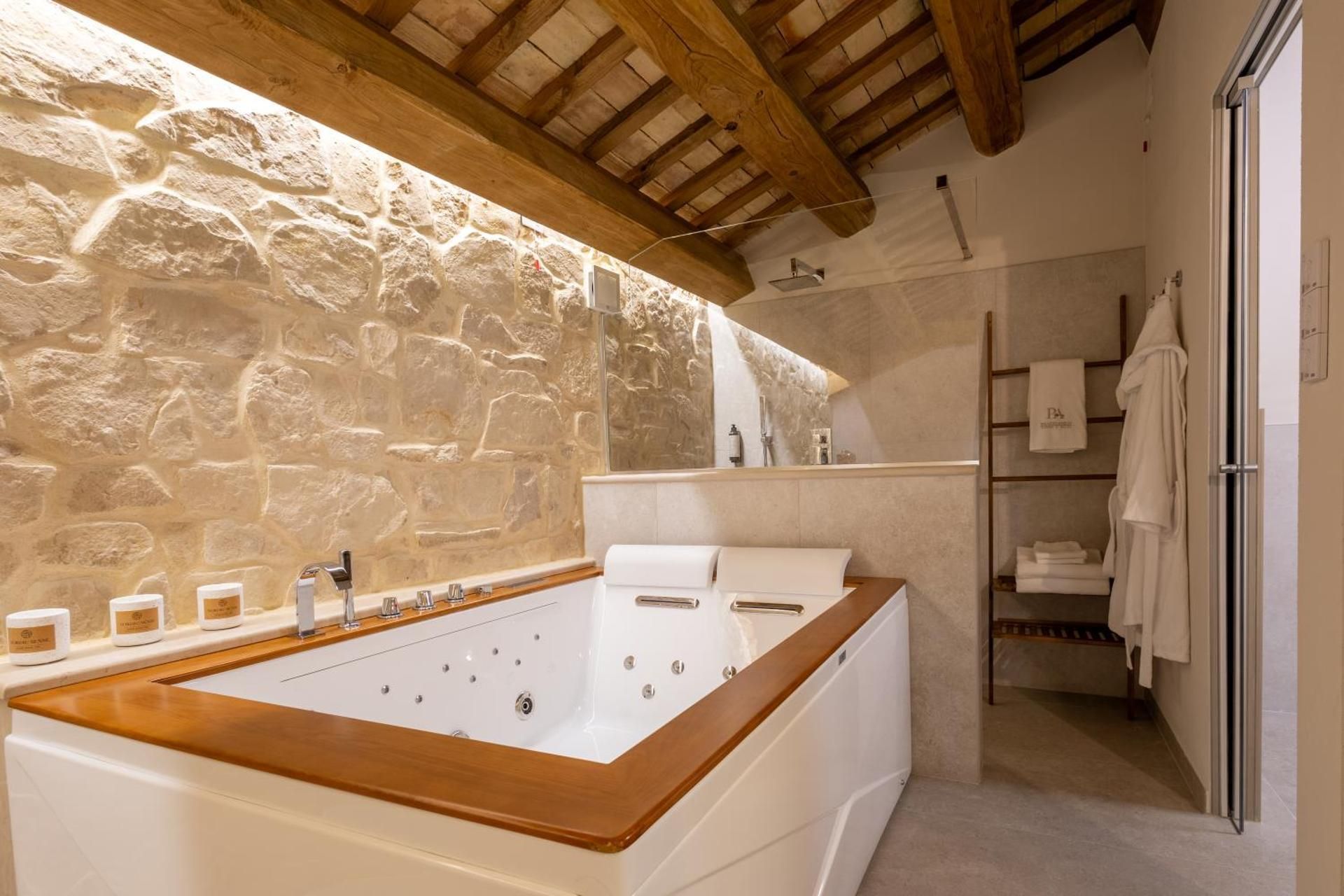 Queen Room with Spa Bath
