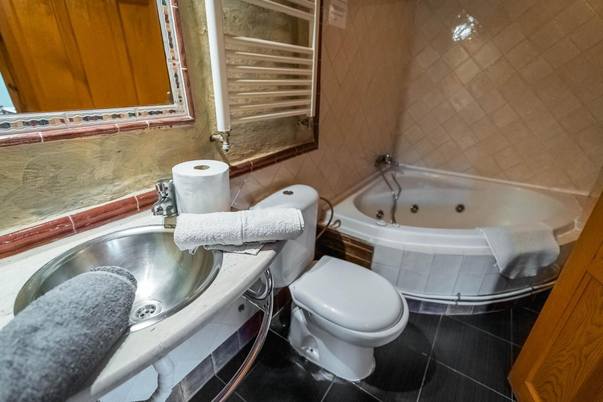Bungalow (2 Adults)