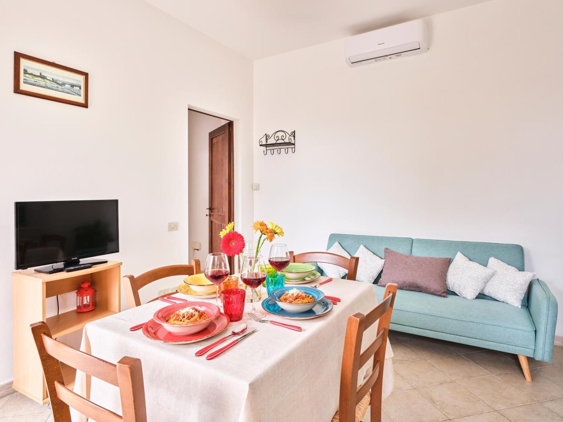Deluxe One-Bedroom Apartment
