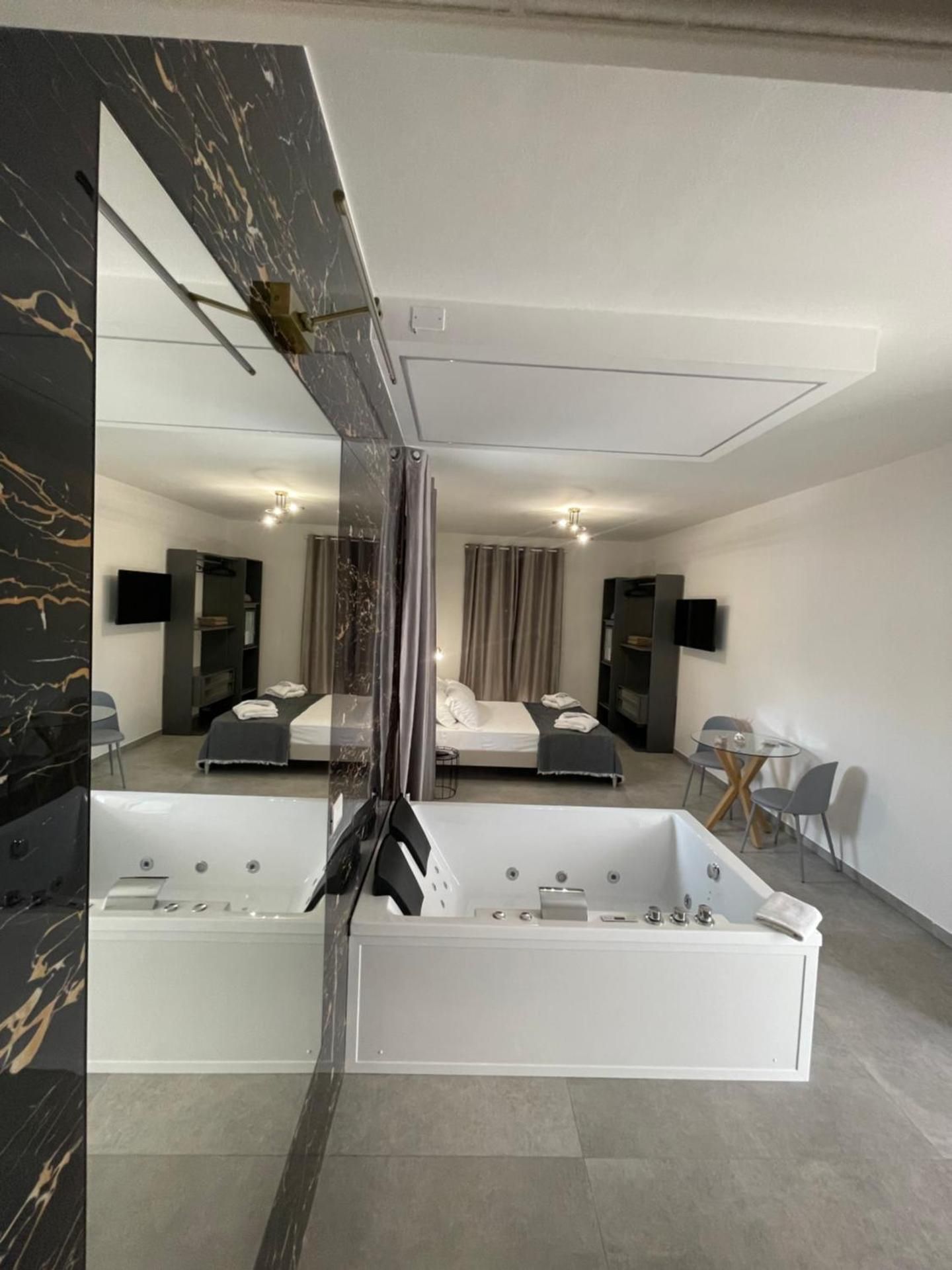 Queen Room with Pool View
