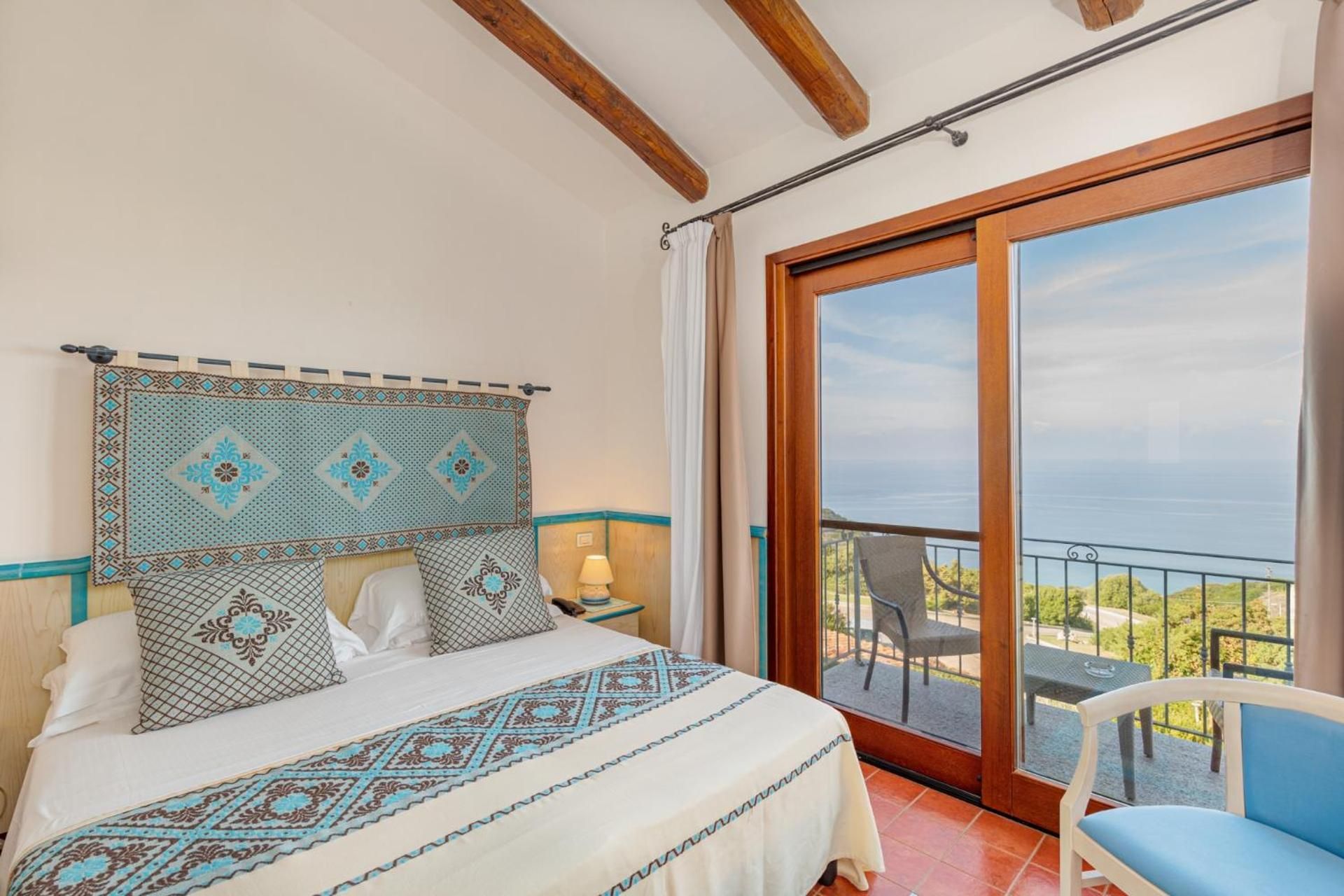 Deluxe Double Room with Balcony and Sea View