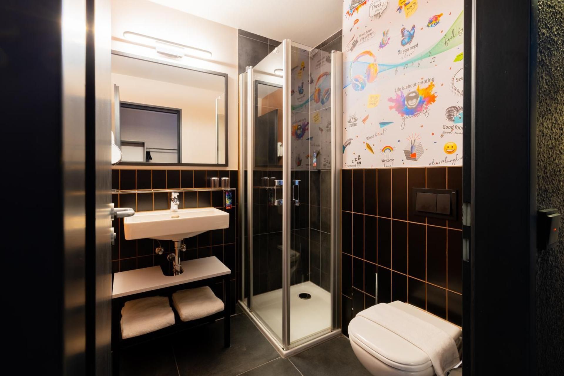 Holiday Inn - the niu, Blade Solingen By IHG 1 Queen Premium Sofa Bed 3