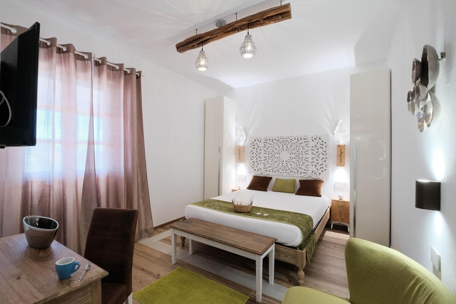 Deluxe Queen Room
