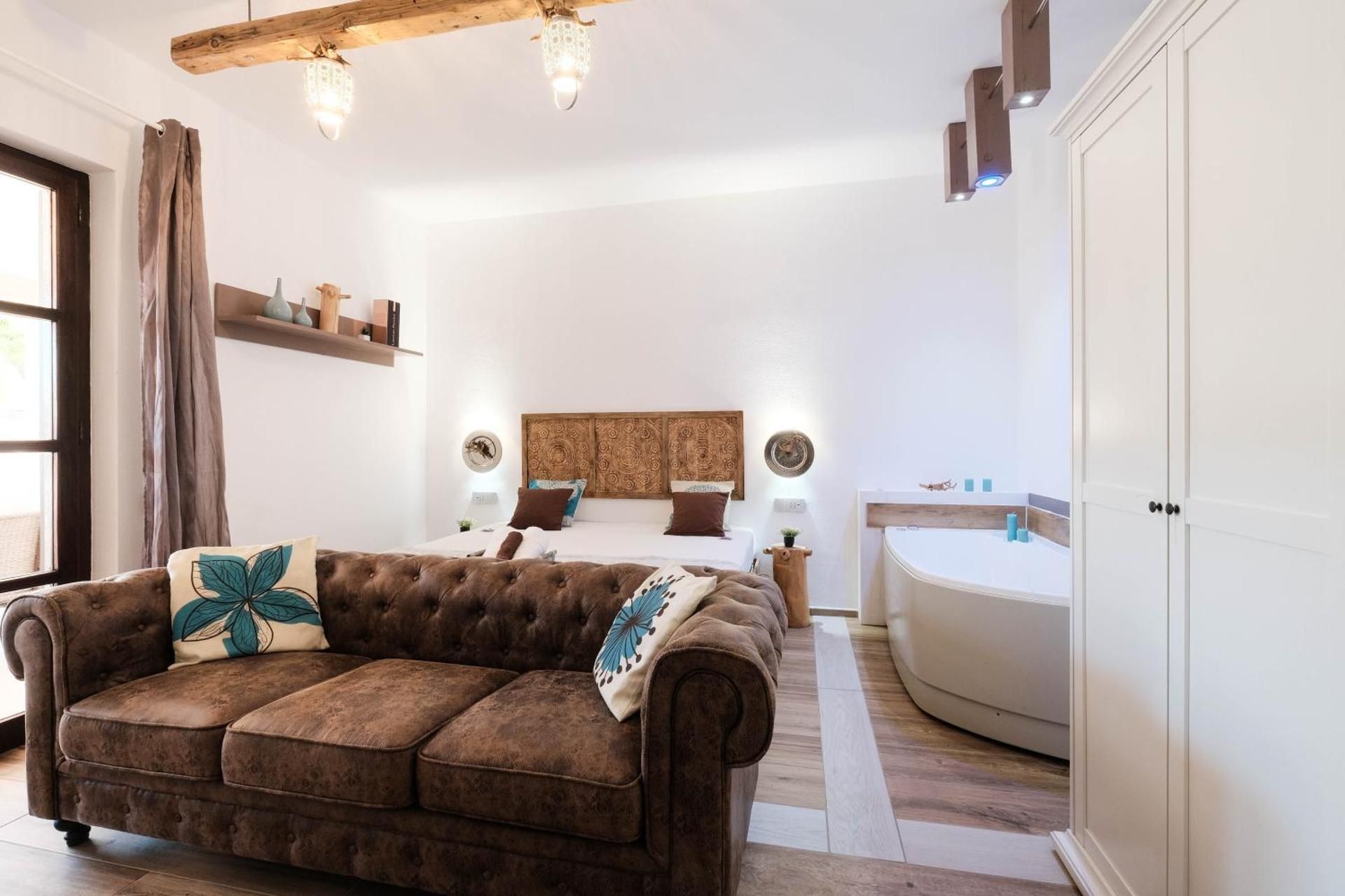 Suite with Hot Tub