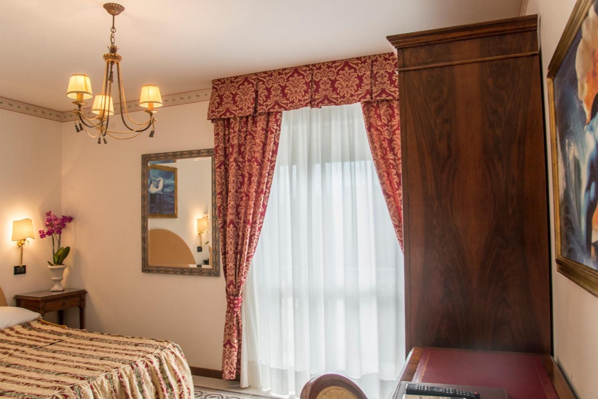 Standard Double or Twin Room with Terrace