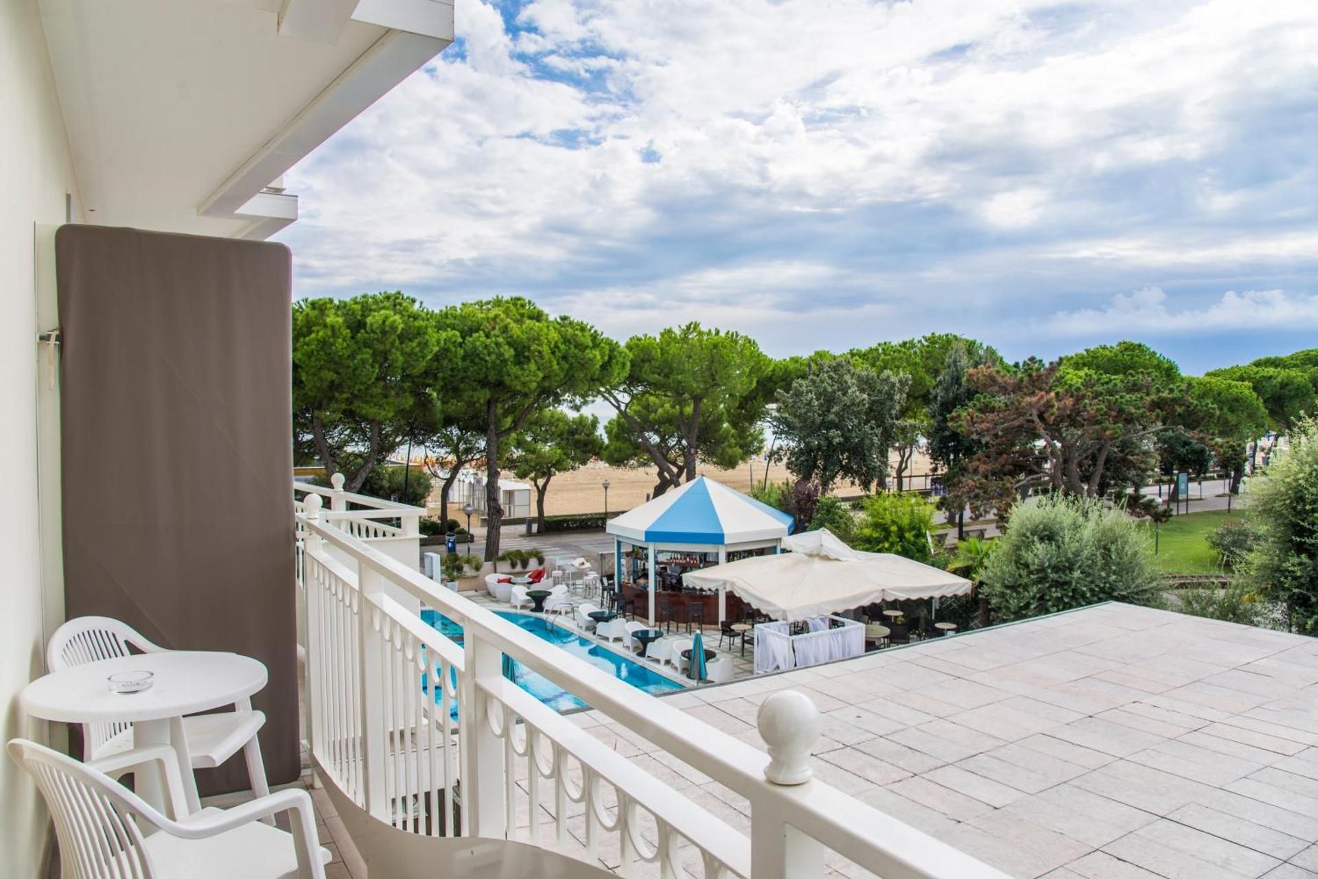 Economy Double or Twin Room with Terrace and Pool View