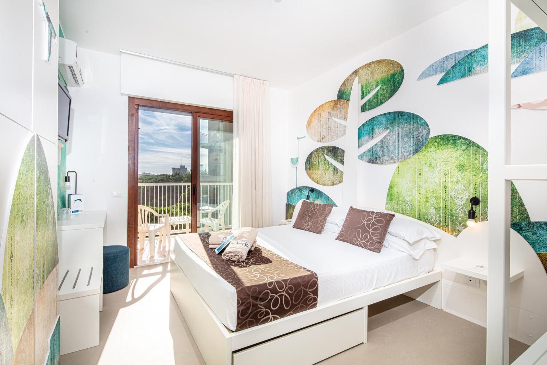 Family Room with Side Sea View