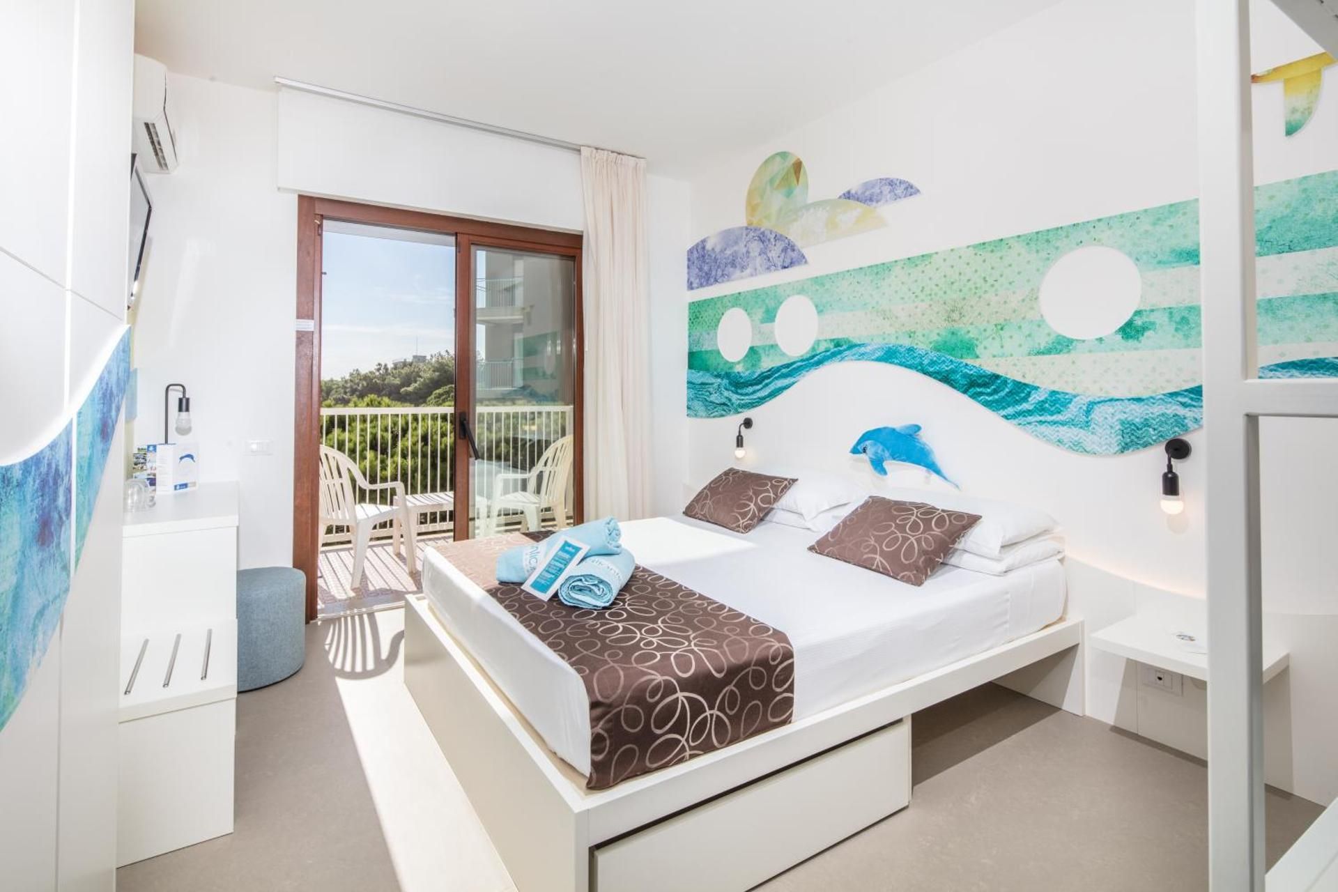 Family Room with Side Sea View