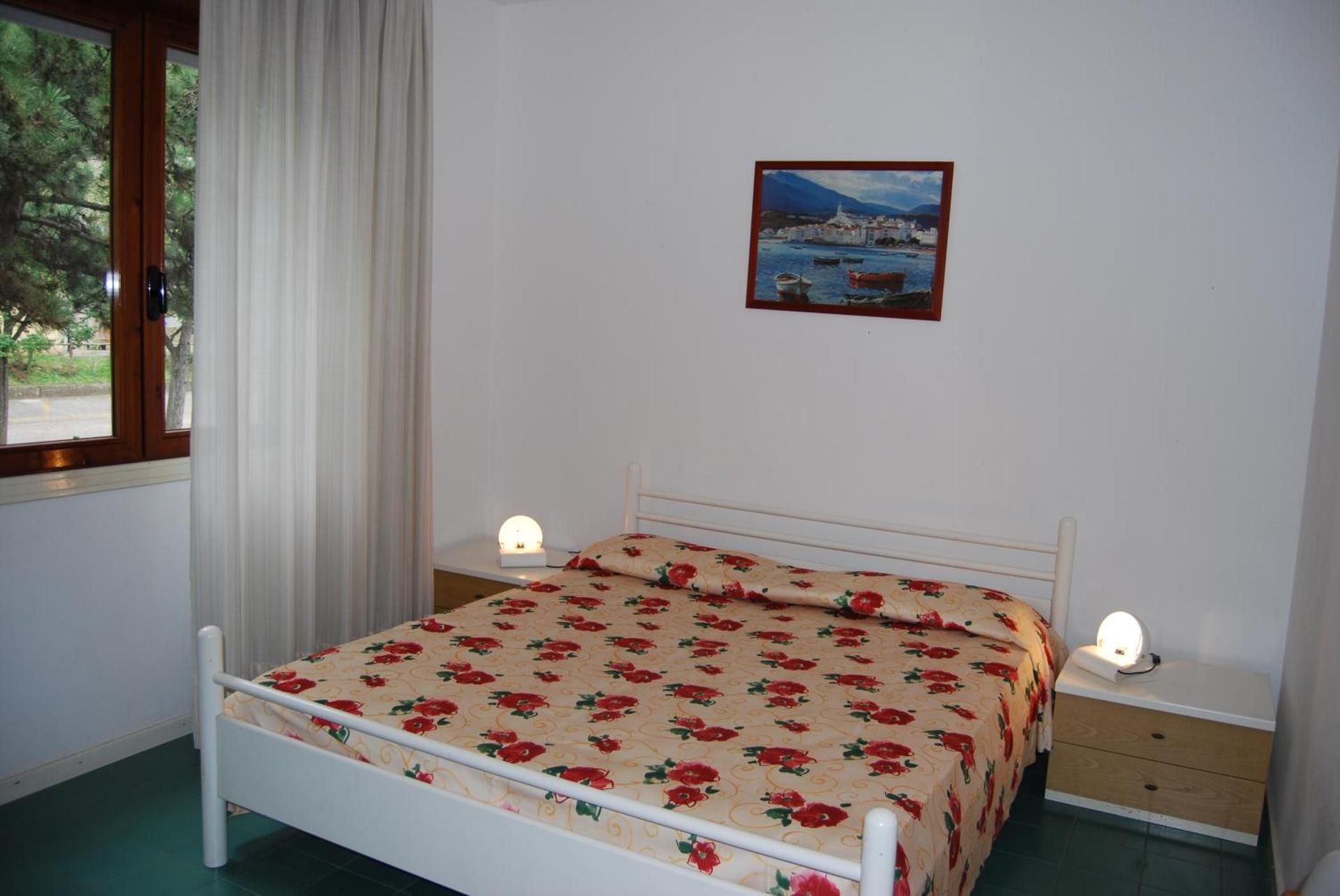 Standard Two-Bedroom Apartment - Via Julia 13