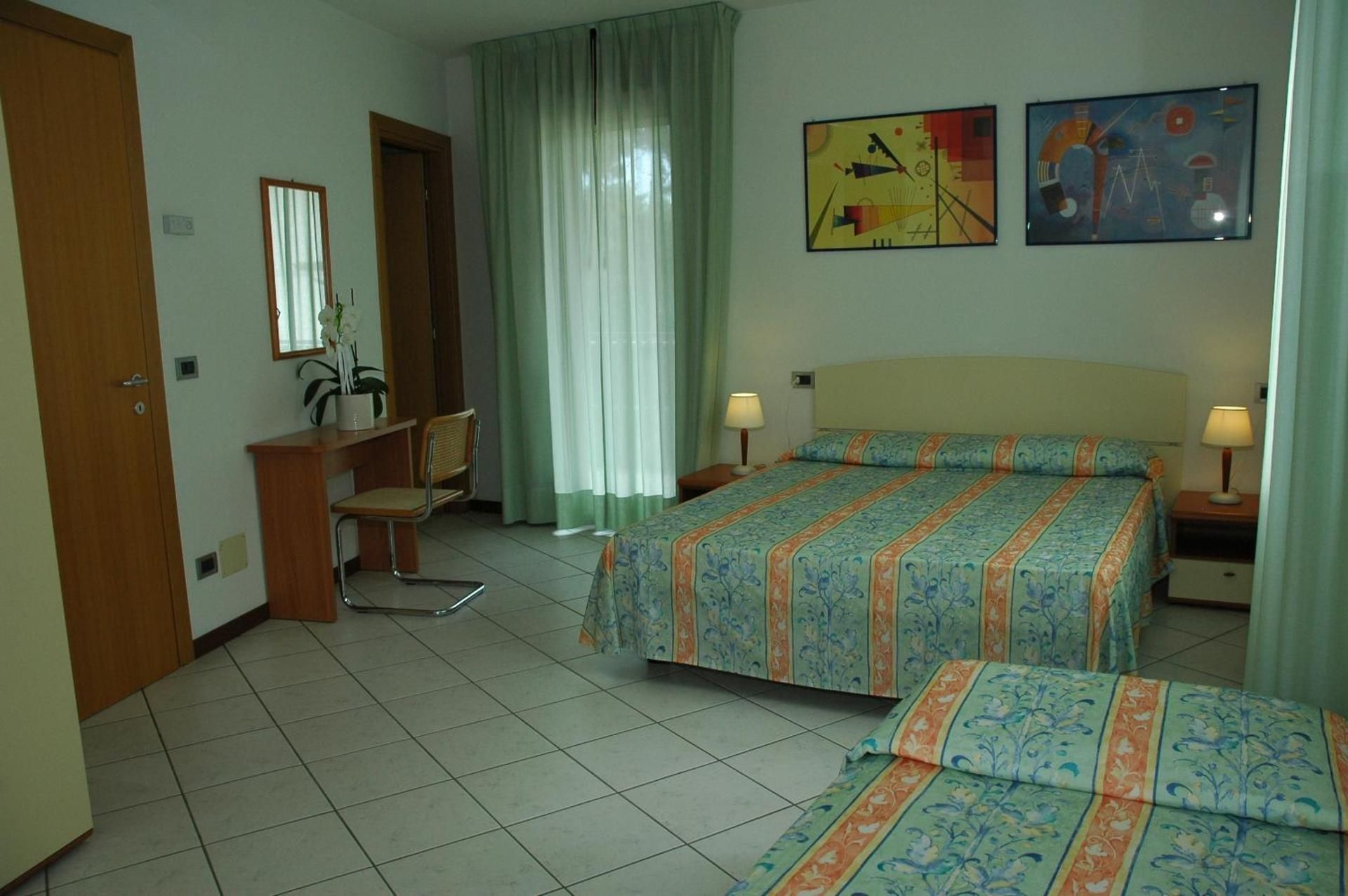 Superior Two-Bedroom Apartment (7 Adults) - Via Julia 3/5