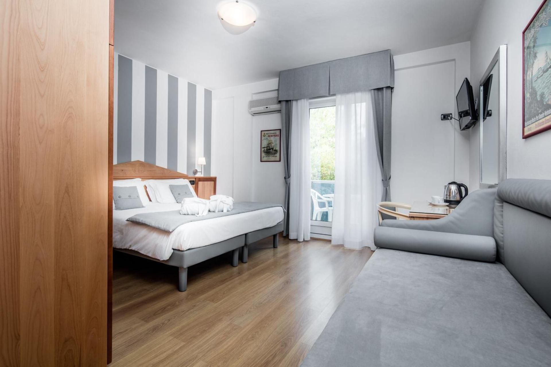 Triple Room with Balcony