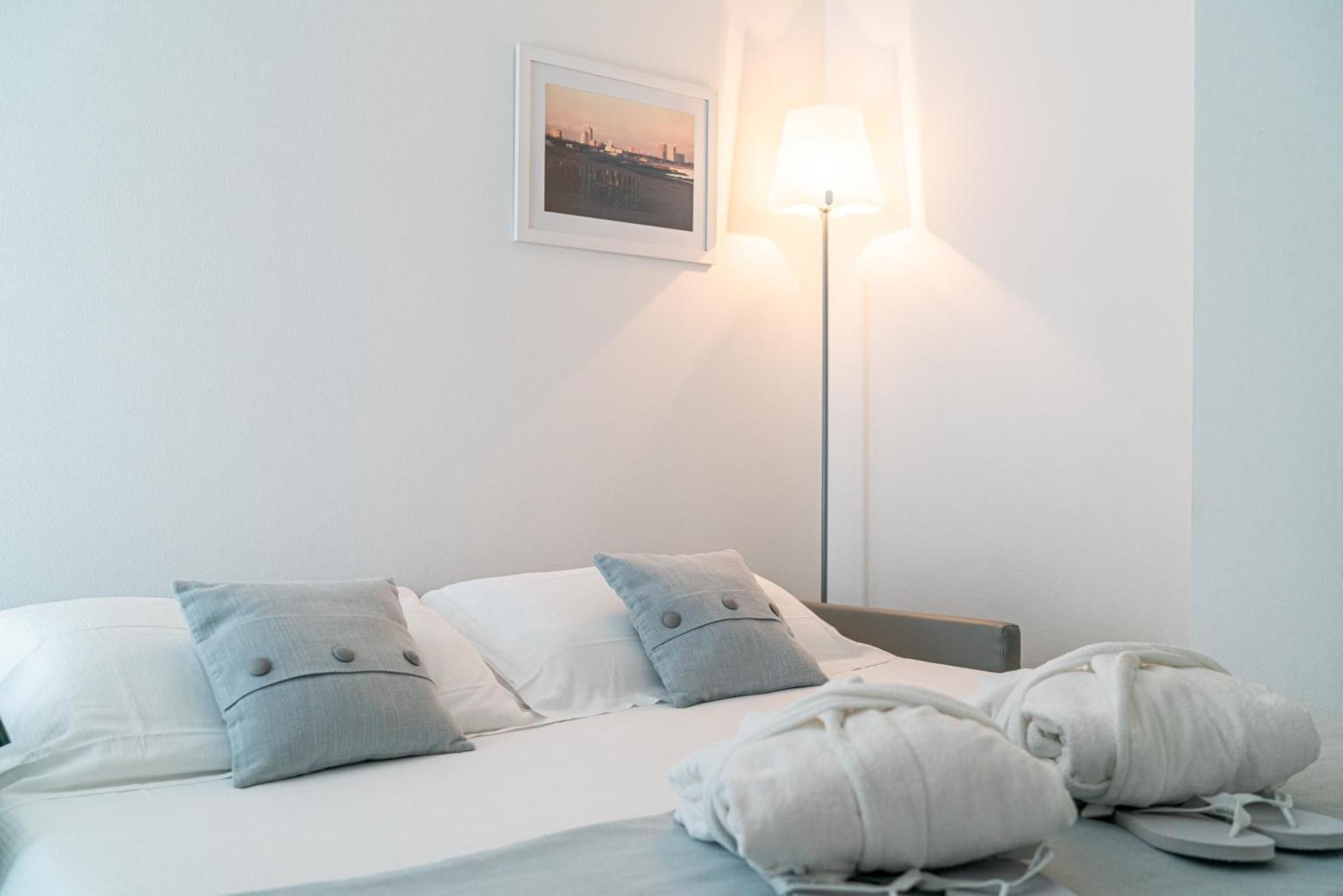 Two Connecting Rooms with Sea View