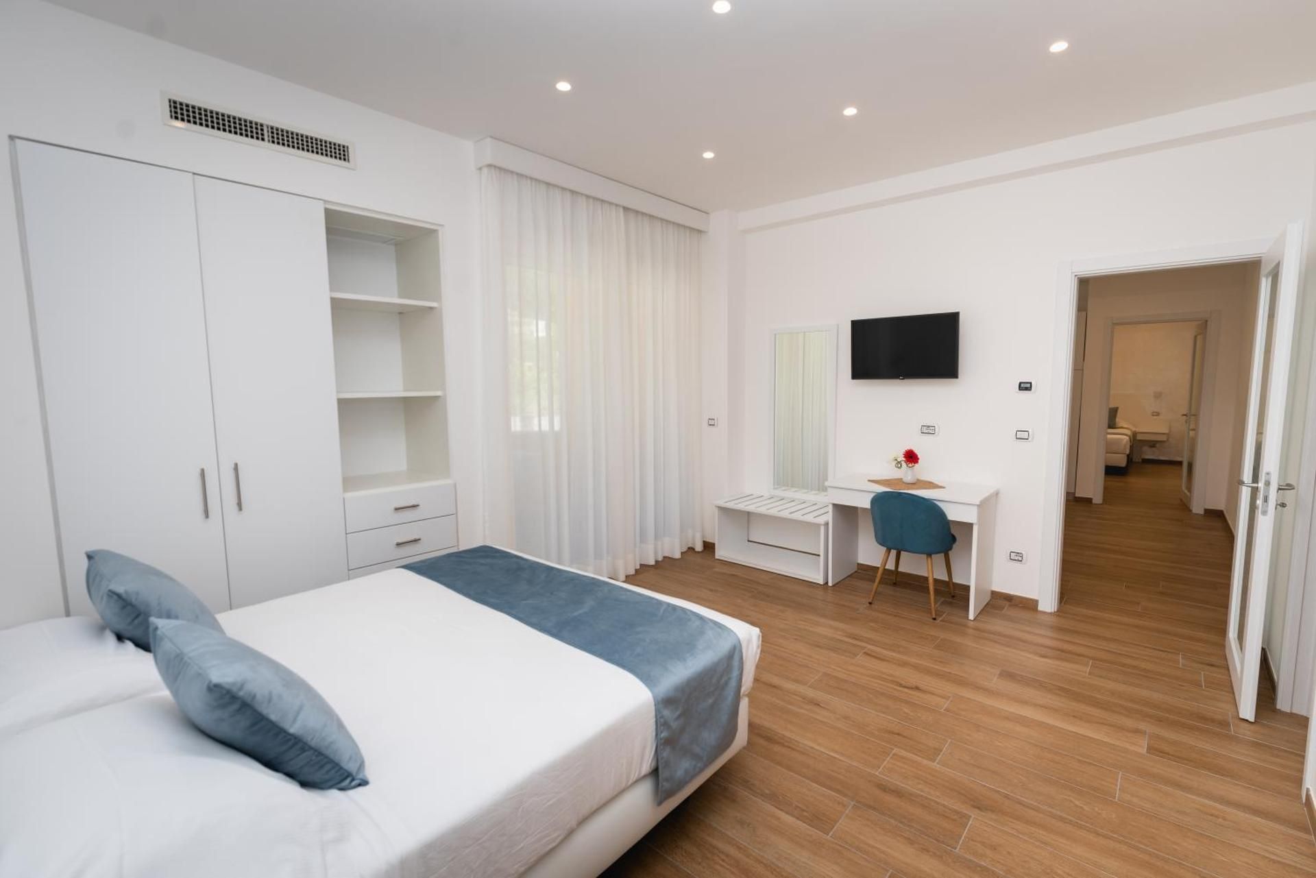 Three-Bedroom Apartment with Balcony