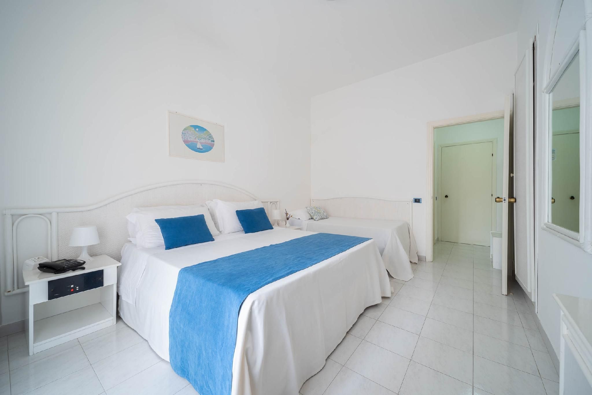 Comfort Triple Room