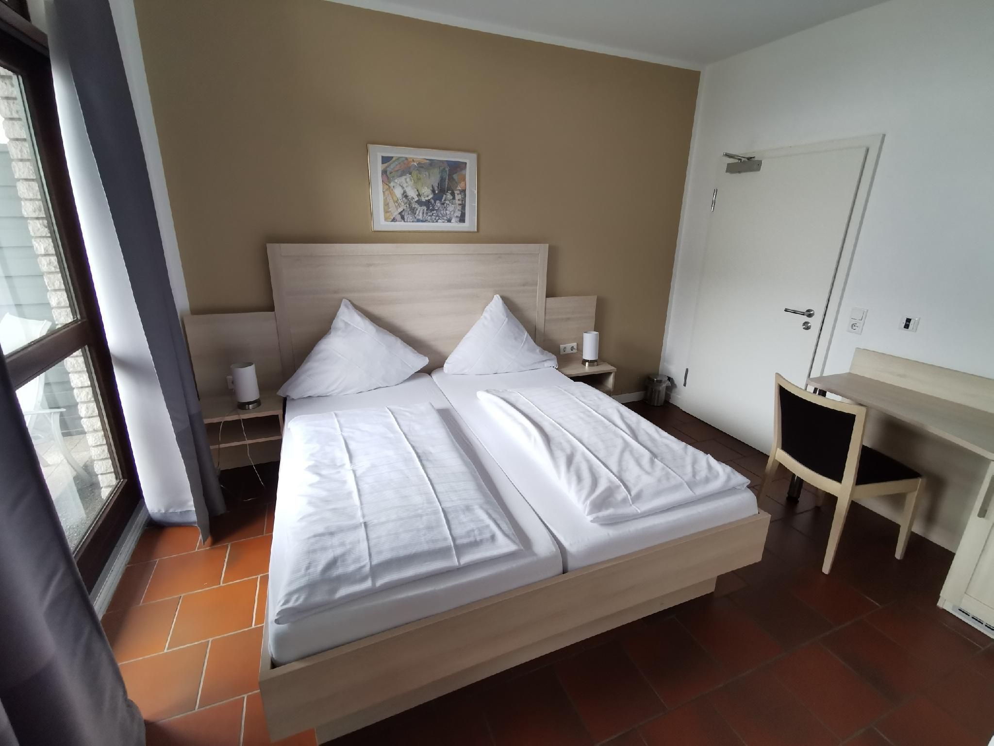 Doppelzimmer-Komfort-Eigenes Badezimmer-Gartenblick