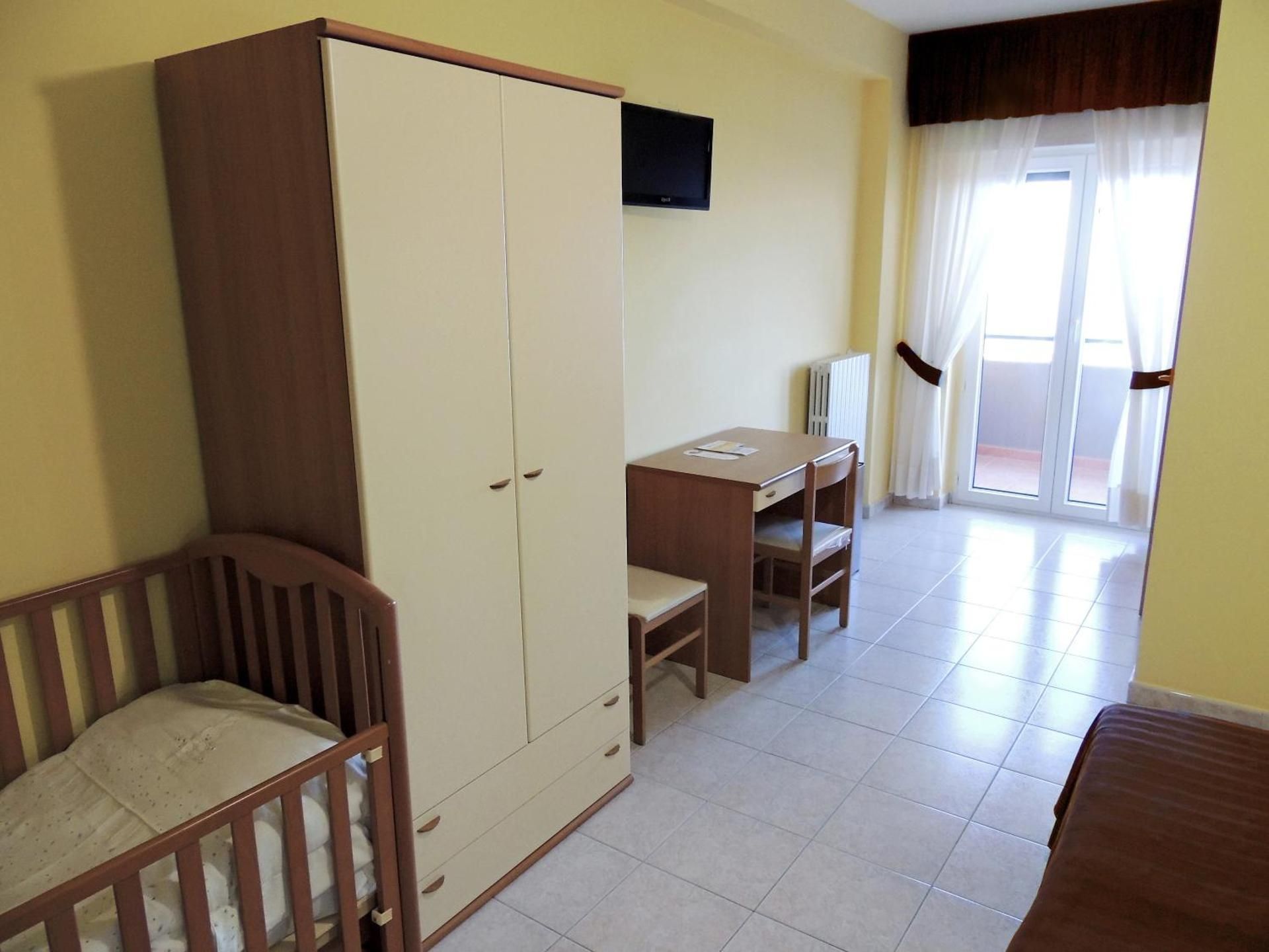 Double or Twin Room with Sea View