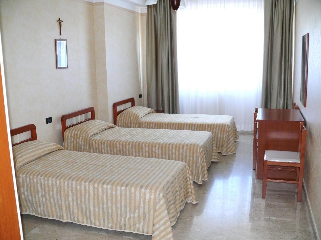 Family Room (5 Adults)