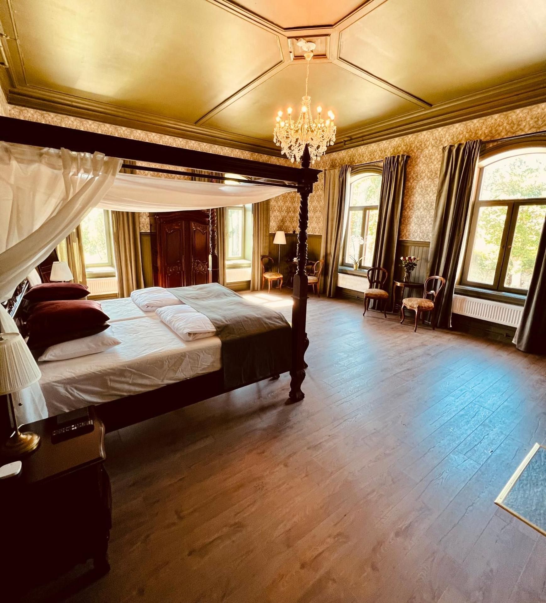 One-Bedroom Suite