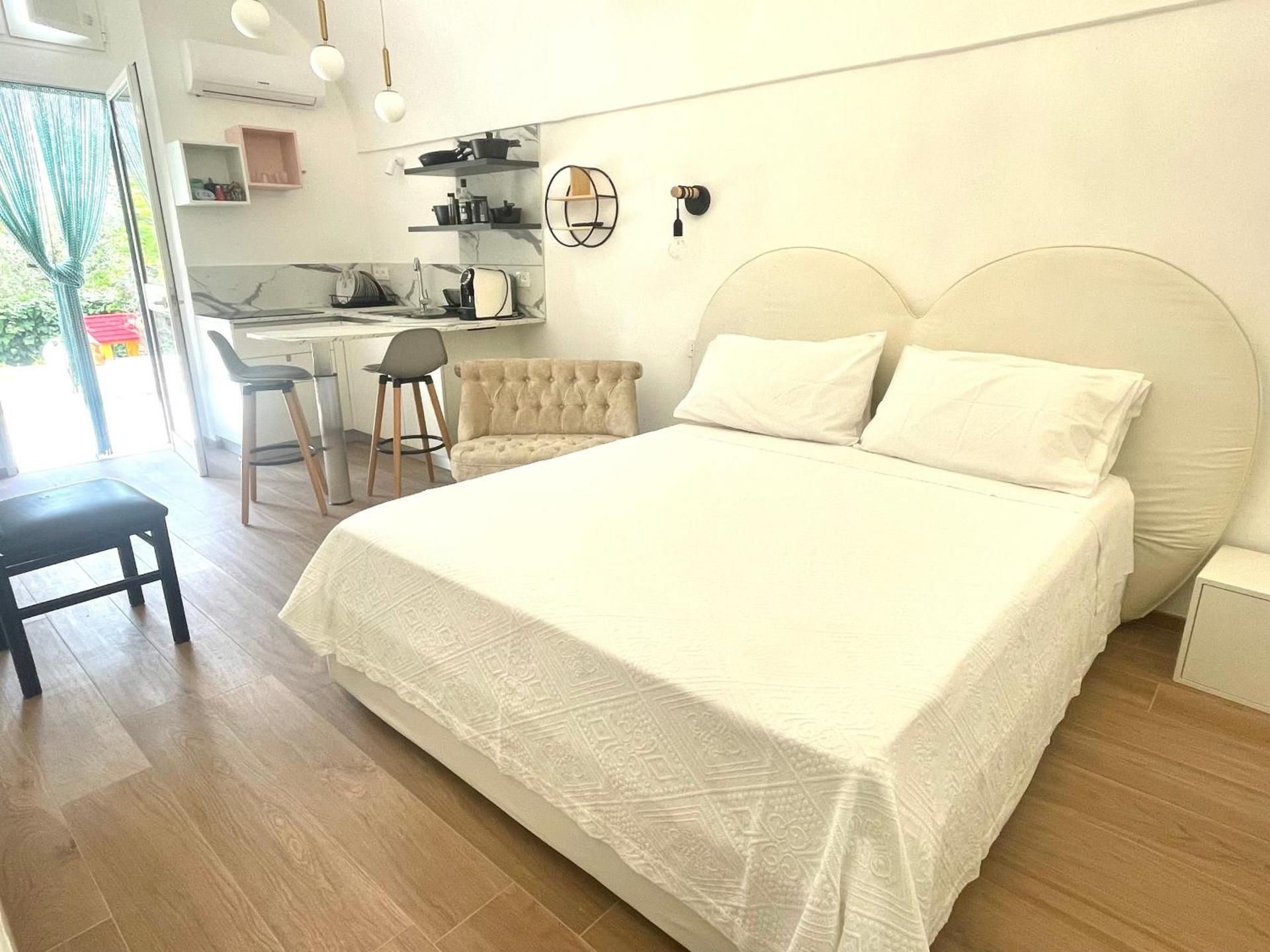Junior Suite with Garden View