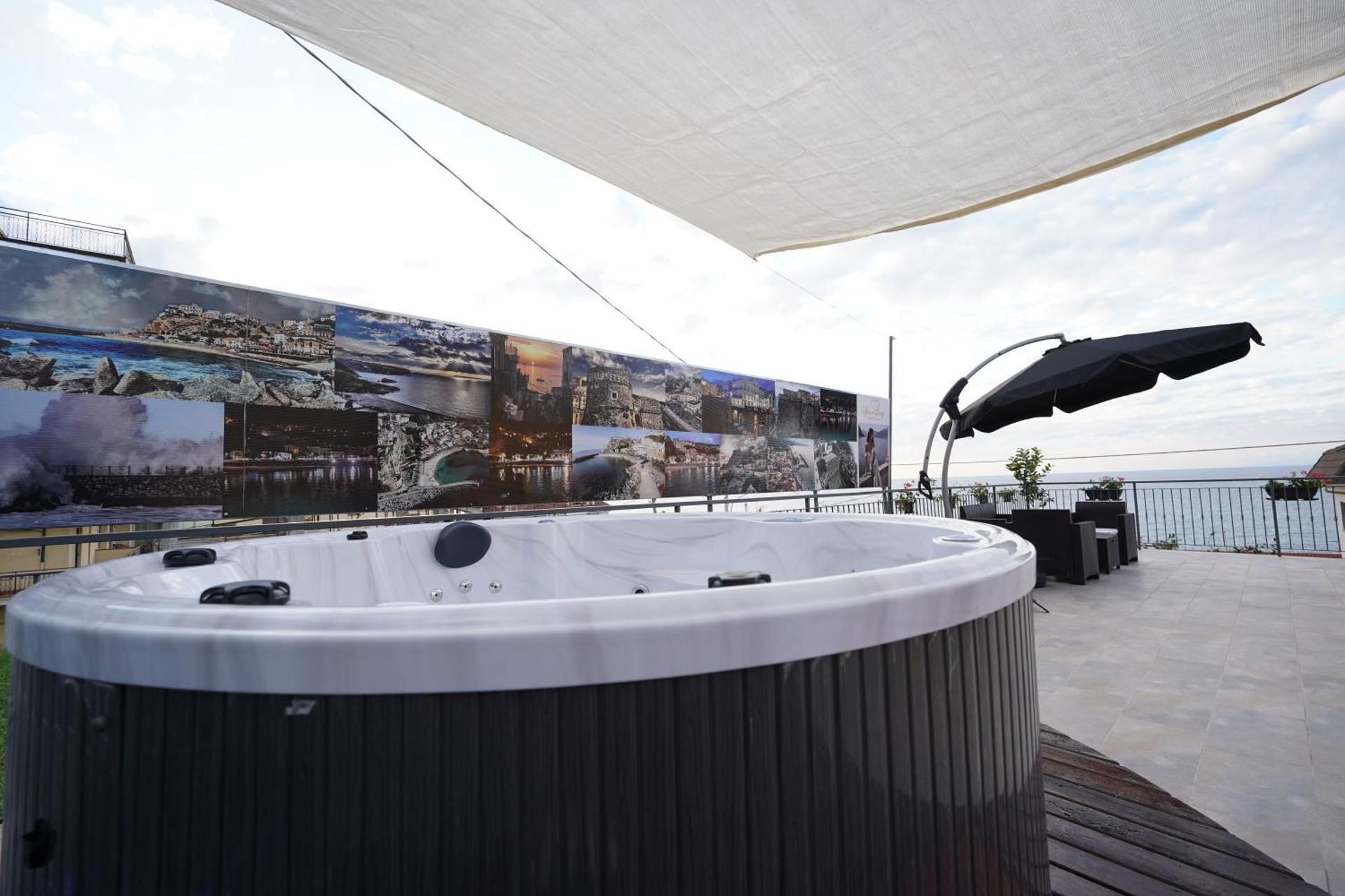 Queen Suite with Spa Bath