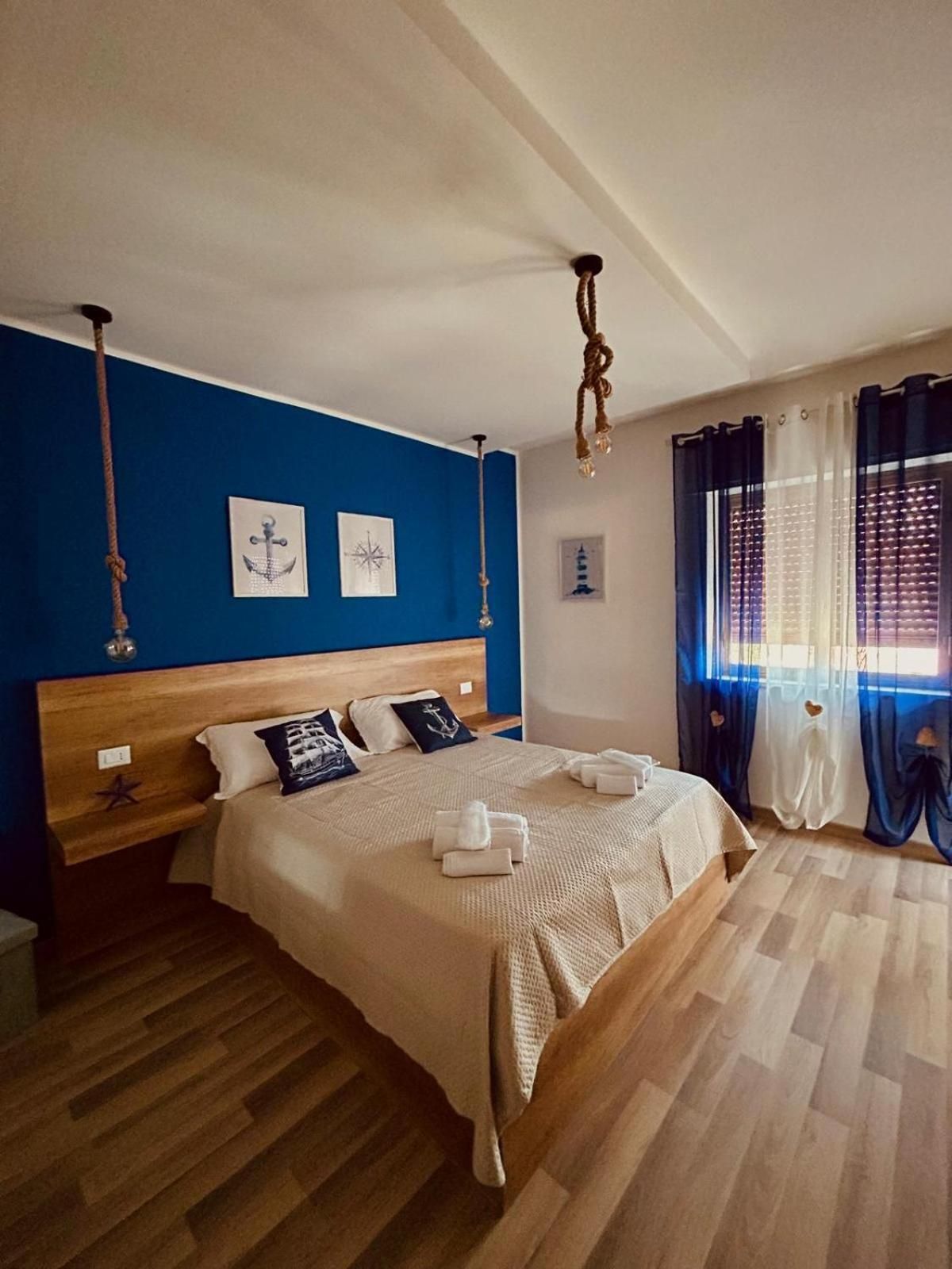 Deluxe Double Room with Balcony and Sea View