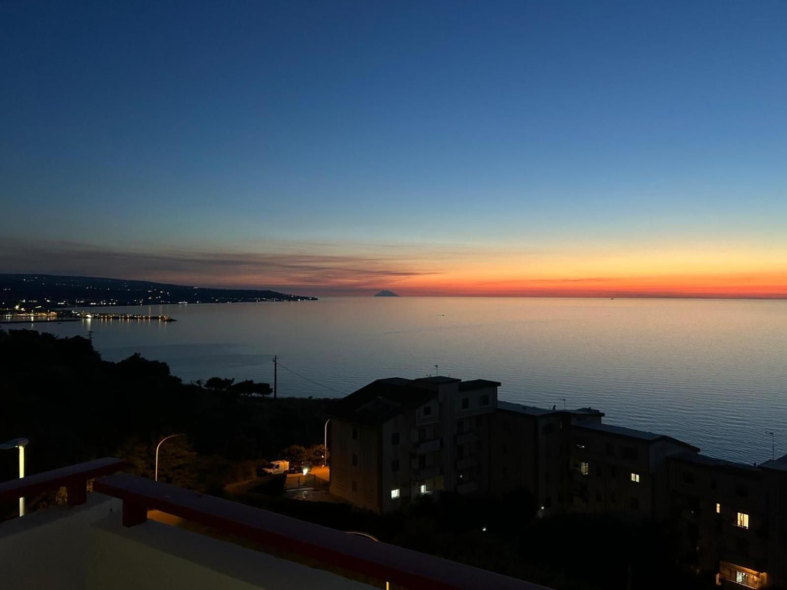 Deluxe Double Room with Balcony and Sea View