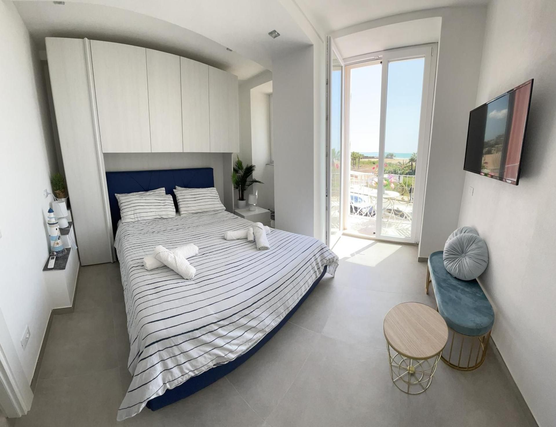 Double Room with Balcony and Sea View