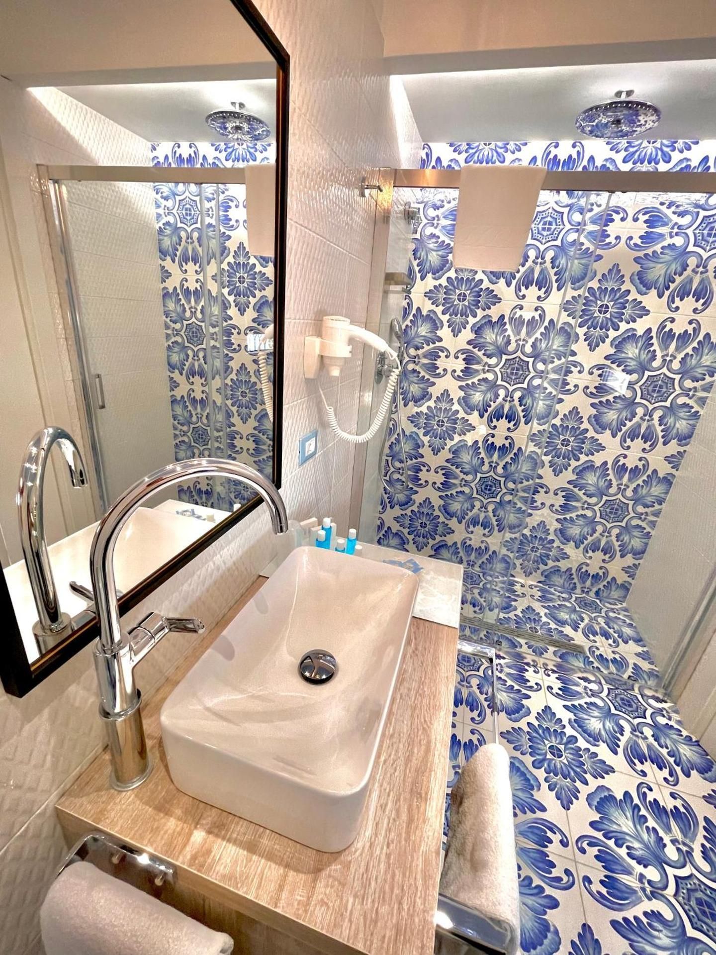 King Suite with Sea View