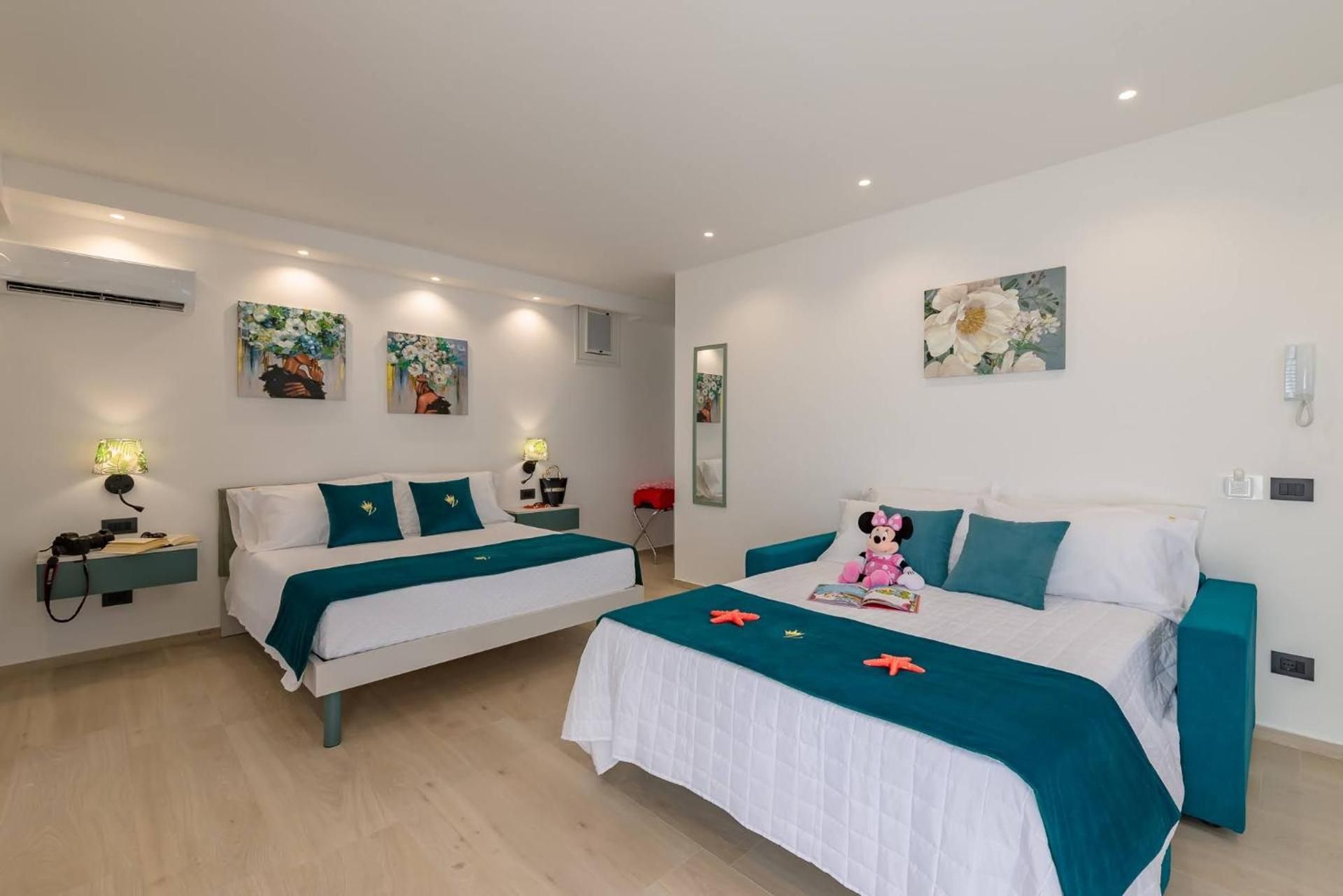 Deluxe Suite with Spa Bath