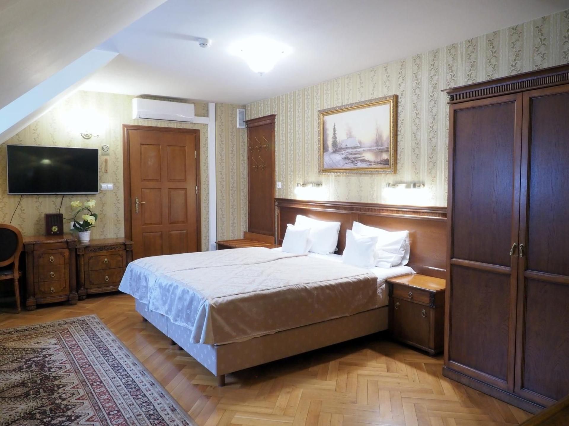Apartment (2 Adults)