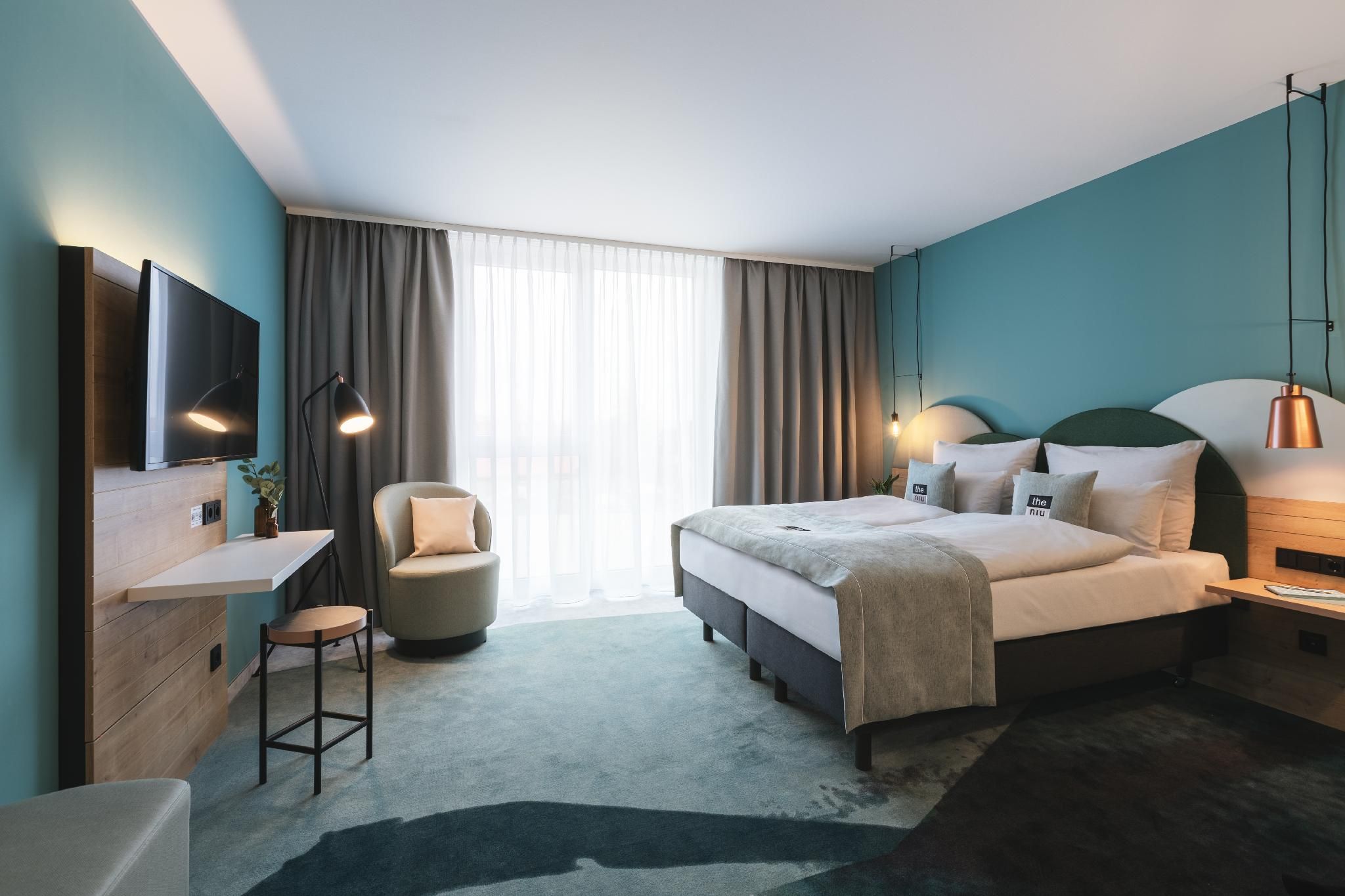 1 Queen Premium with Kitchenette Sofa Bed
